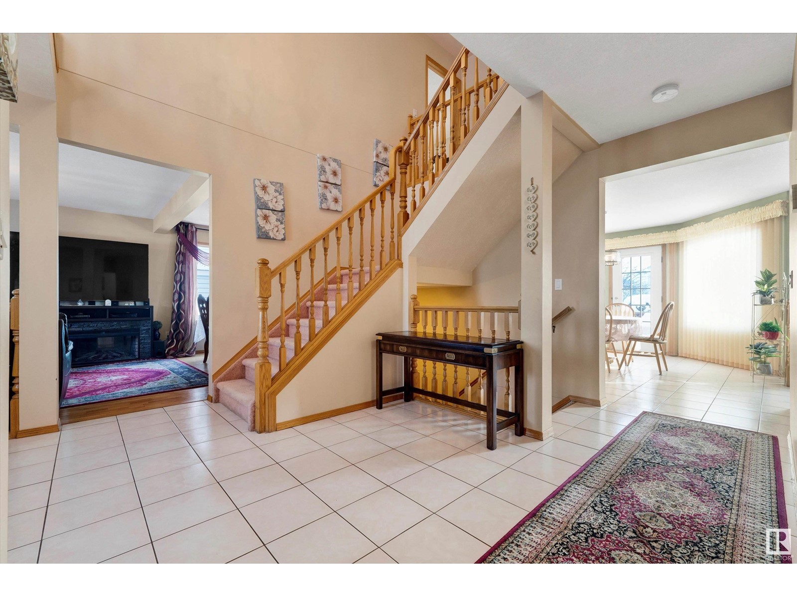 Property at 6119 156 AV NW image 3