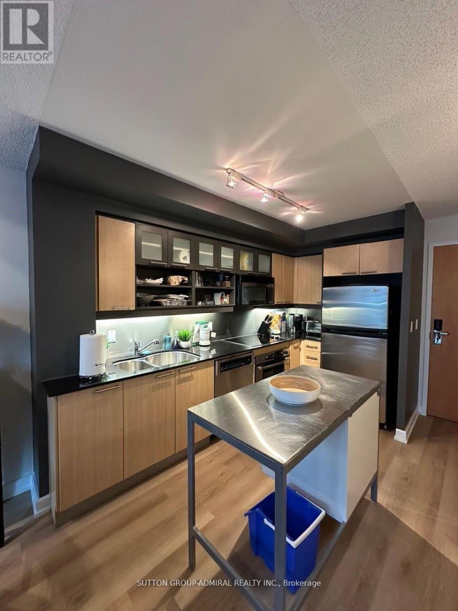 723 - 36 BLUE JAYS WAY, Toronto, Ontario