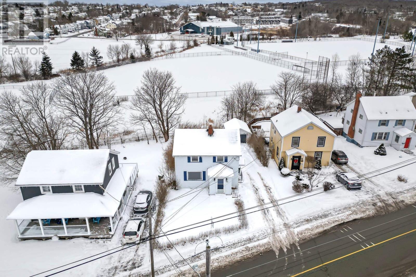297 Cottage Road, Sydney, Nova Scotia  B1P 2E7 - Photo 2 - 202502081