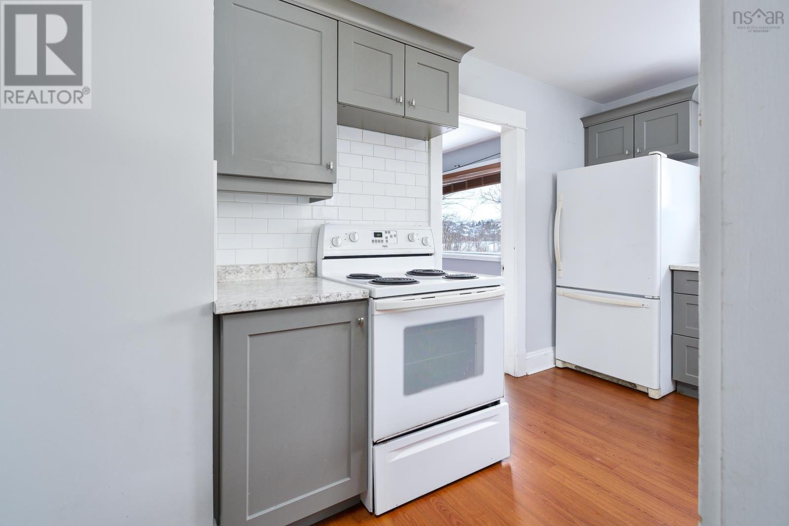 297 Cottage Road, Sydney, Nova Scotia  B1P 2E7 - Photo 4 - 202502081