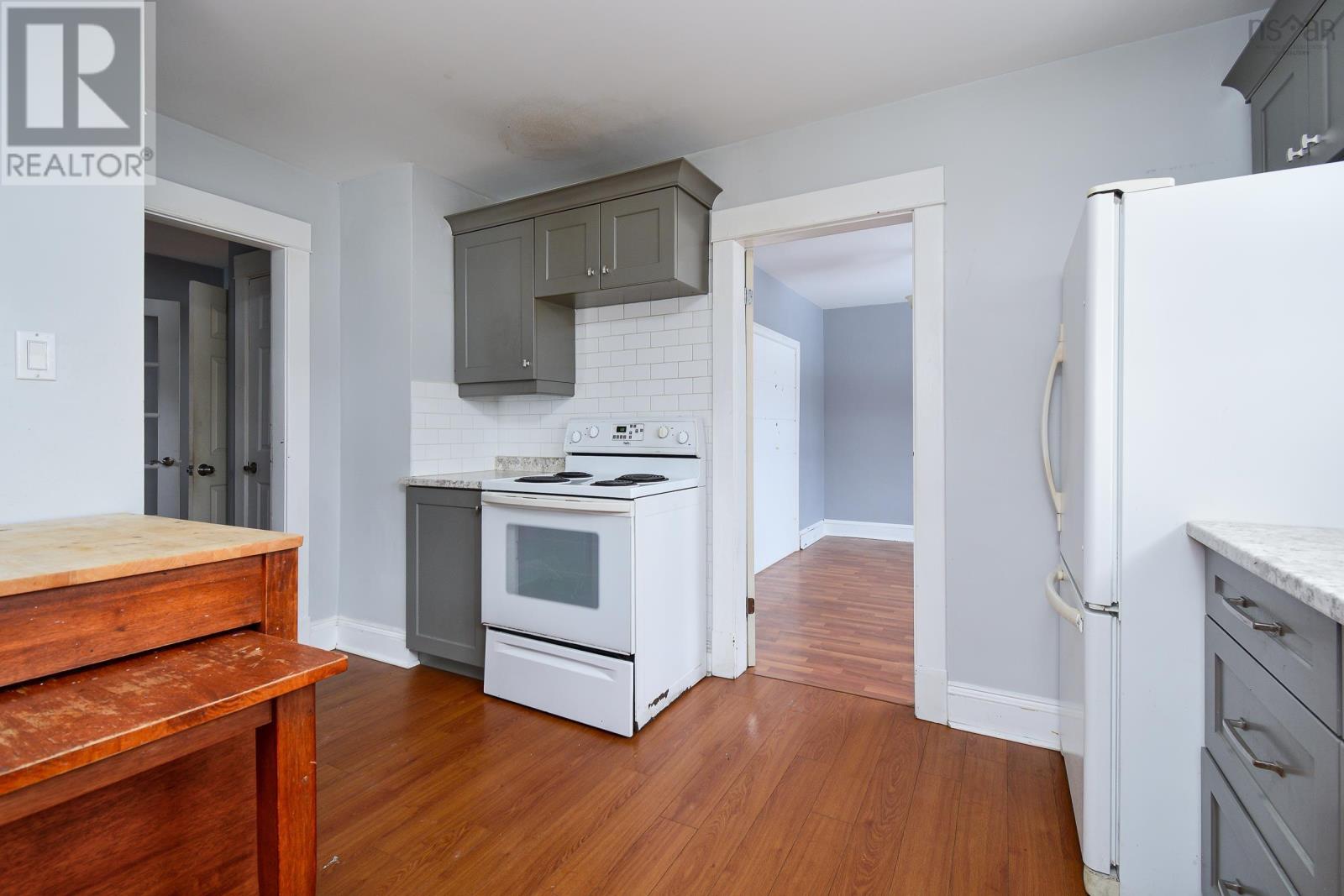 297 Cottage Road, Sydney, Nova Scotia  B1P 2E7 - Photo 7 - 202502081