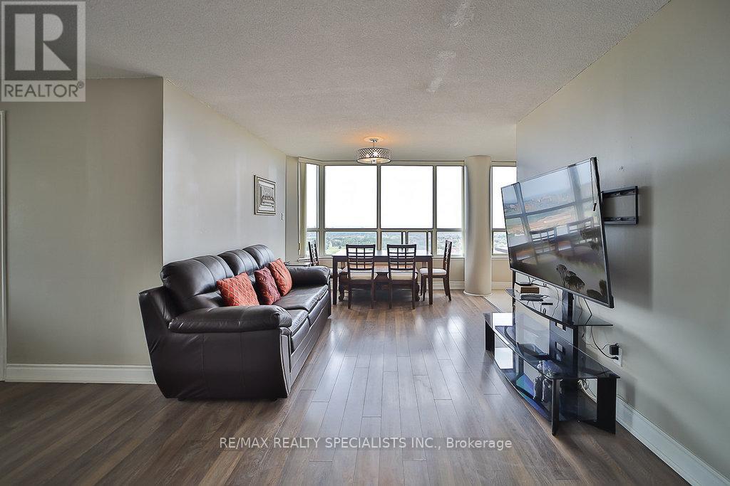 2209 - 400 Webb Drive, Mississauga, Ontario  L5B 3Z7 - Photo 5 - W11951477