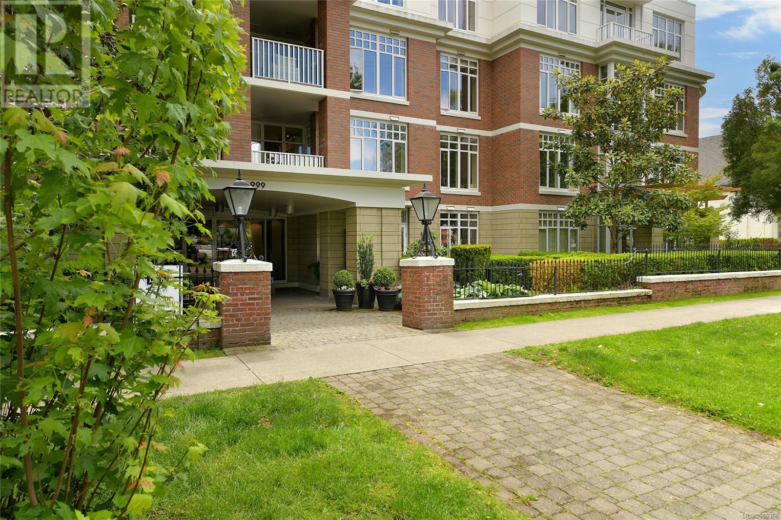 Property at 215 999 Burdett Ave image 2