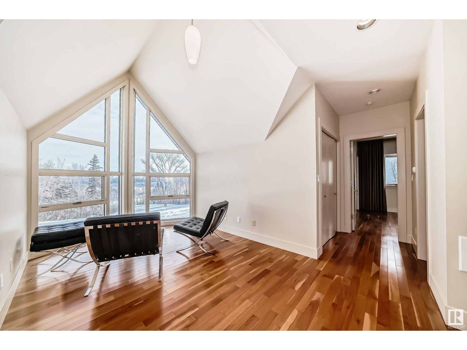 Property at 9130 VALLEYVIEW DR NW image 3