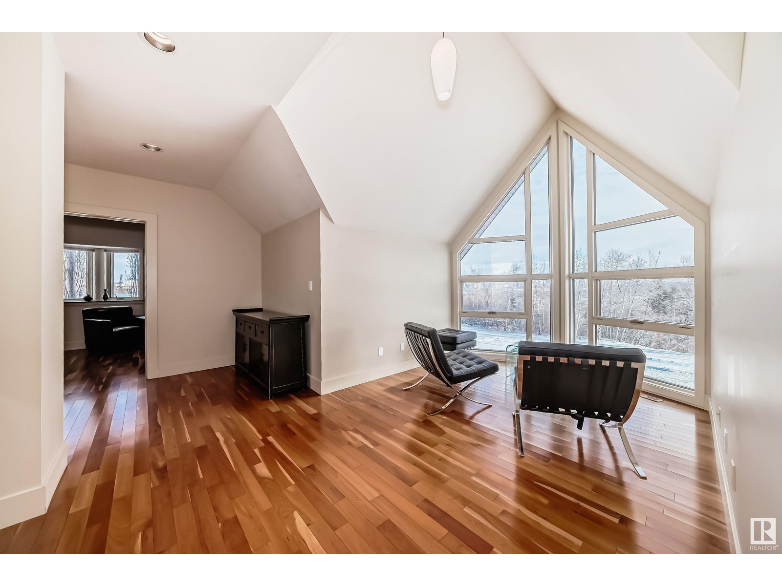 Property at 9130 VALLEYVIEW DR NW image 5