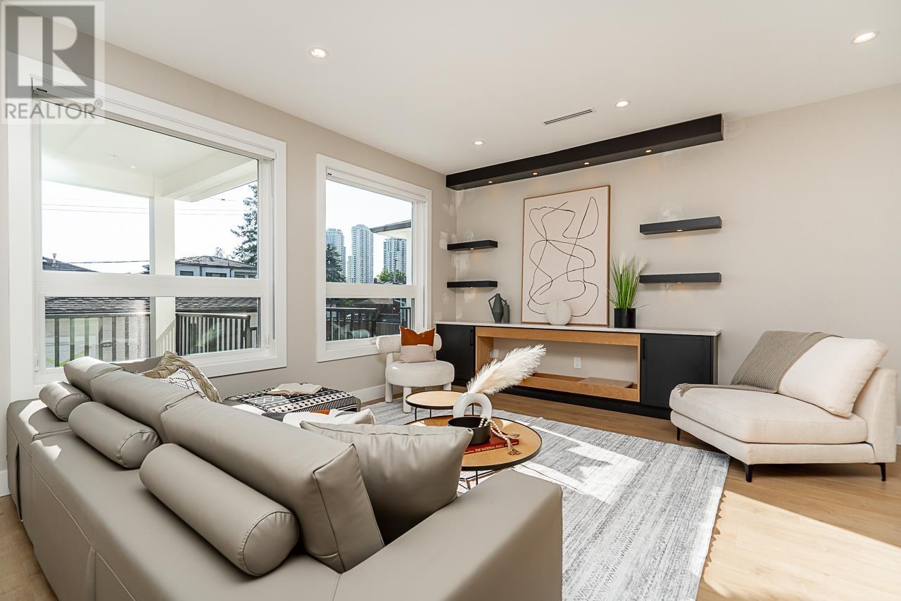 Listing Picture 9 of 34 : 7531 MARY AVENUE, Burnaby / 本拿比 - 魯藝地產 Yvonne Lu Group - MLS Medallion Club Member