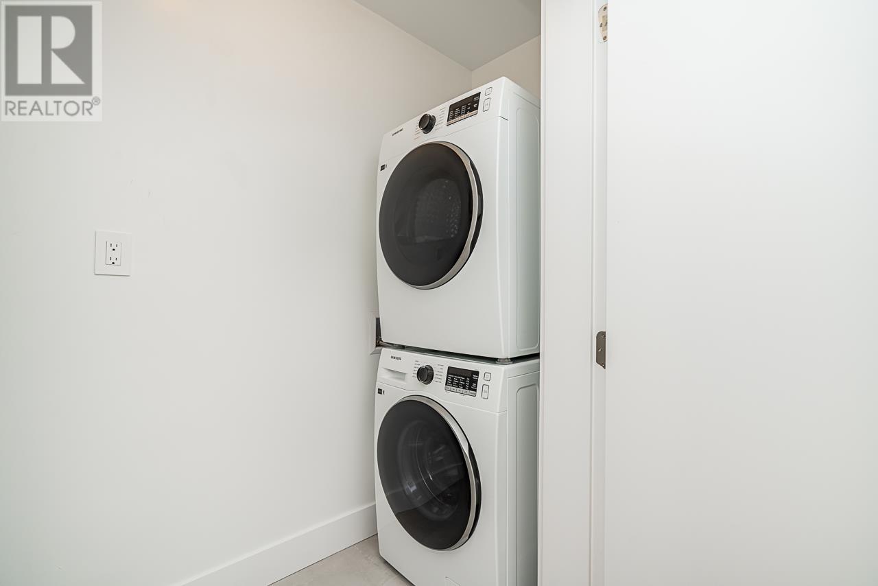 Listing Picture 28 of 34 : 7531 MARY AVENUE, Burnaby / 本拿比 - 魯藝地產 Yvonne Lu Group - MLS Medallion Club Member