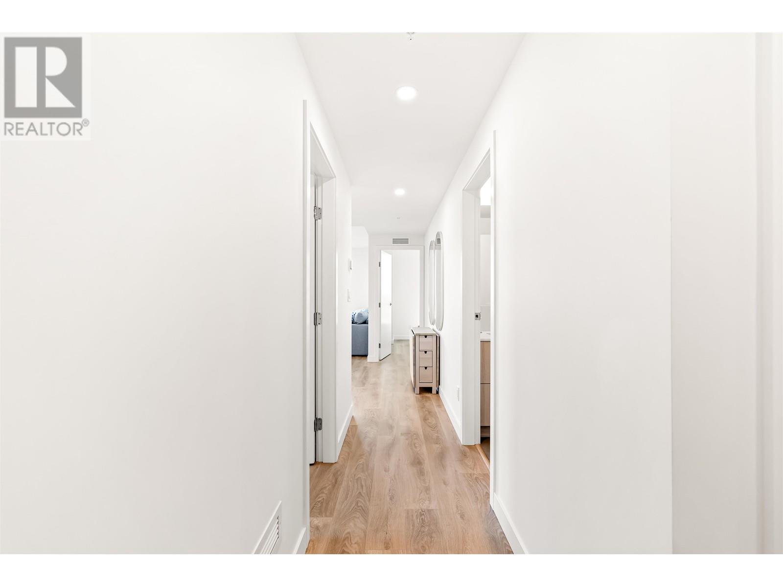 2004 318 Alderson Avenue, Coquitlam, British Columbia  V3K 0J1 - Photo 10 - R2961742