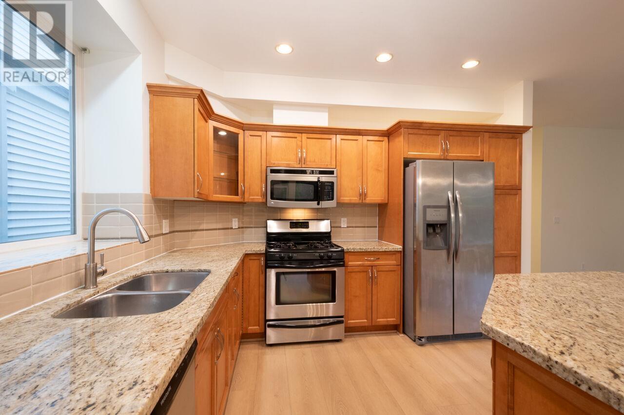 99 Maple Drive, Port Moody, British Columbia  V3H 0A7 - Photo 9 - R2952354