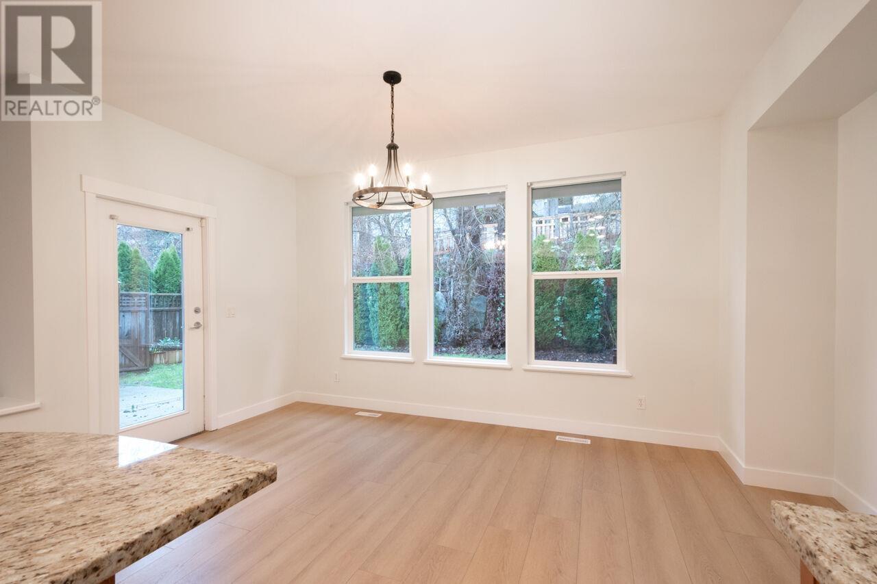 99 Maple Drive, Port Moody, British Columbia  V3H 0A7 - Photo 10 - R2952354