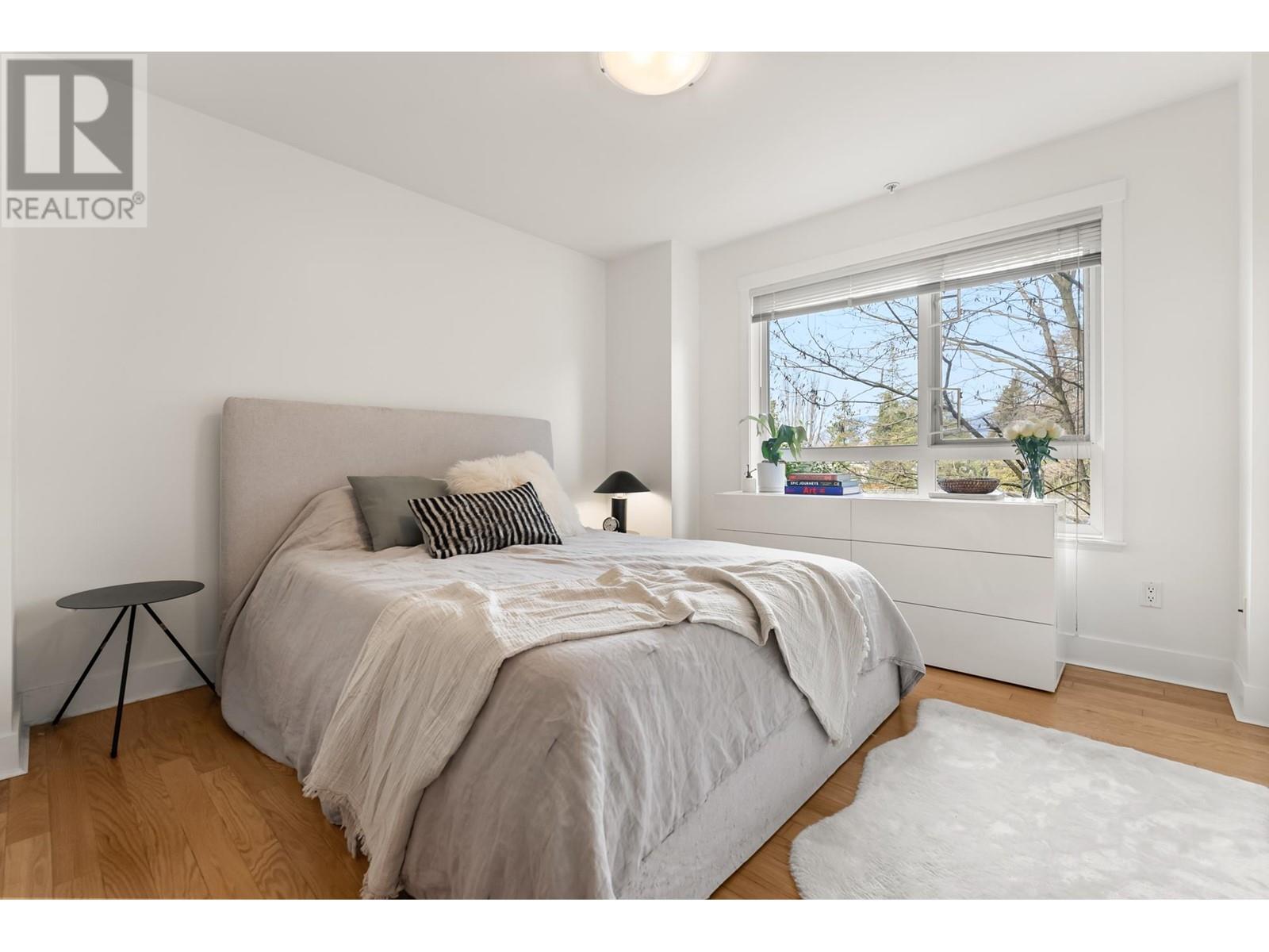 Listing Picture 13 of 31 : 8 1803 MACDONALD STREET, Vancouver / 溫哥華 - 魯藝地產 Yvonne Lu Group - MLS Medallion Club Member