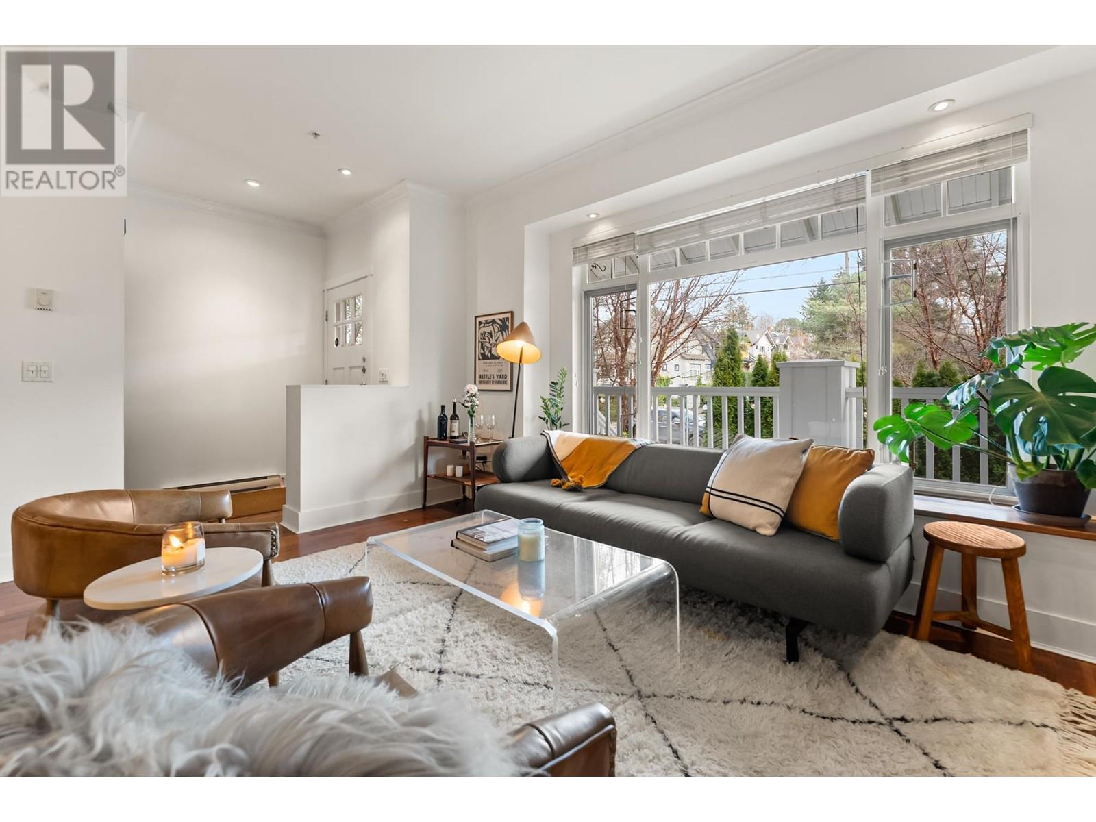 Listing Picture 3 of 31 : 8 1803 MACDONALD STREET, Vancouver / 溫哥華 - 魯藝地產 Yvonne Lu Group - MLS Medallion Club Member