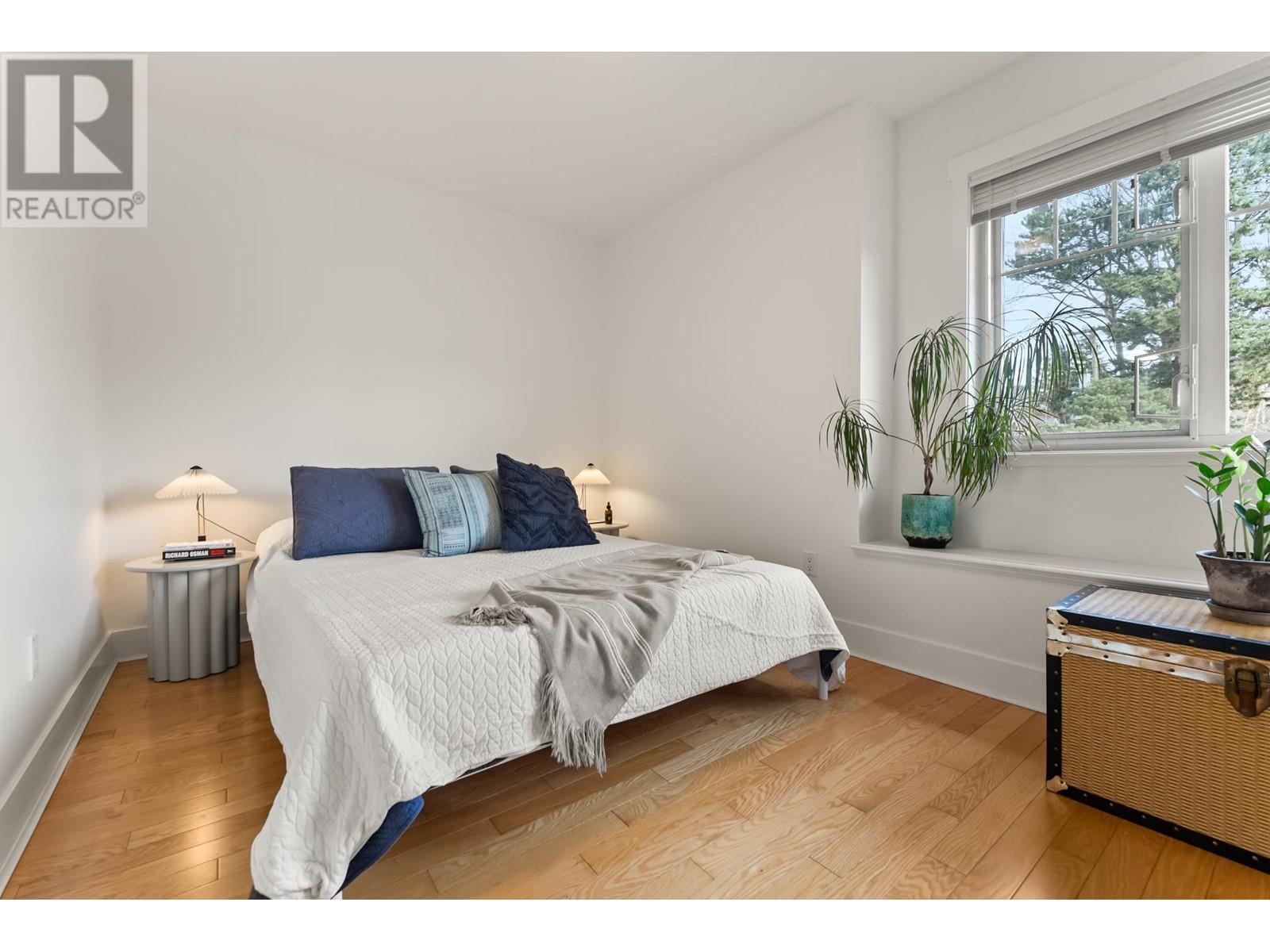 Listing Picture 18 of 31 : 8 1803 MACDONALD STREET, Vancouver / 溫哥華 - 魯藝地產 Yvonne Lu Group - MLS Medallion Club Member