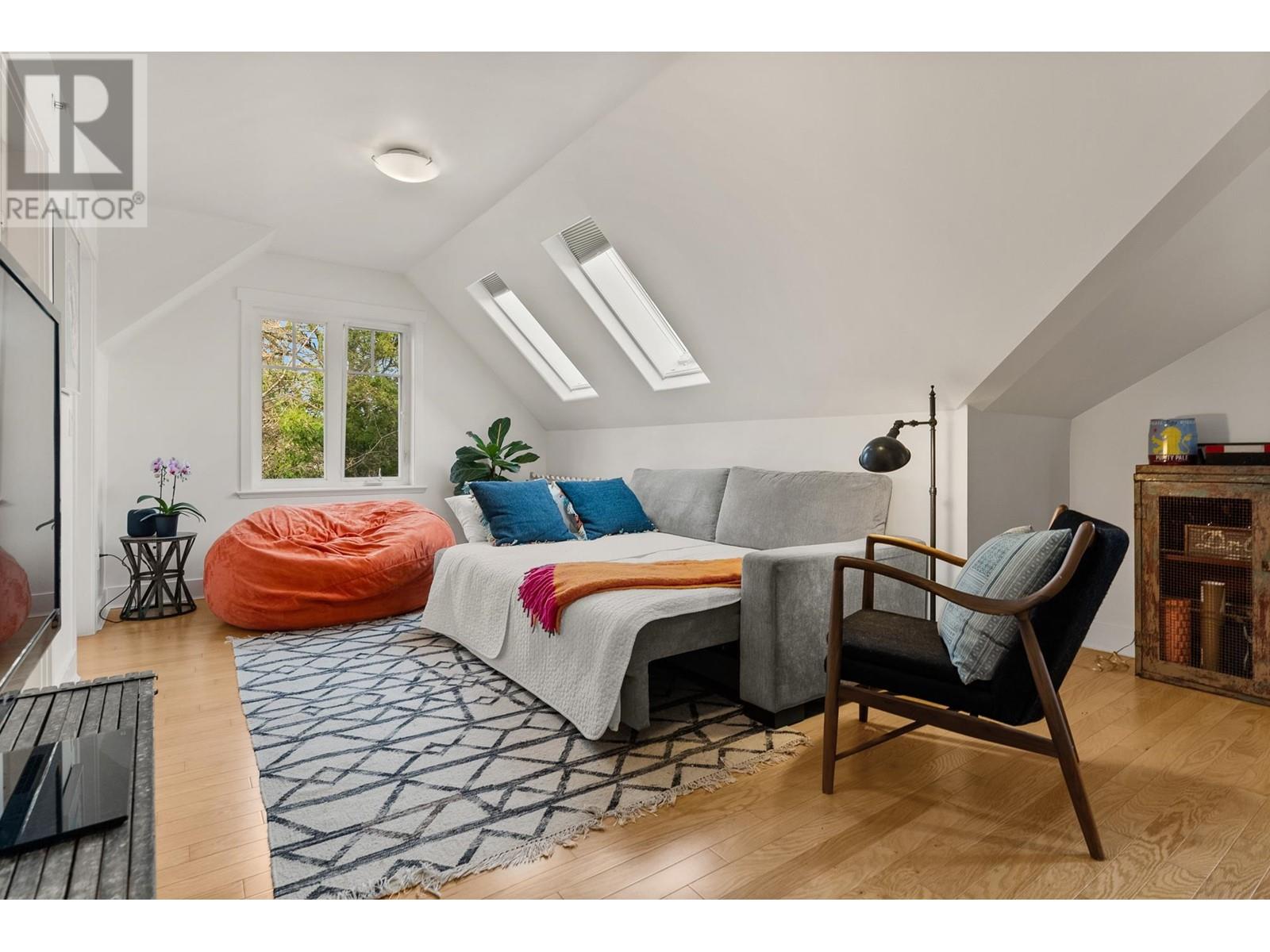 Listing Picture 22 of 31 : 8 1803 MACDONALD STREET, Vancouver / 溫哥華 - 魯藝地產 Yvonne Lu Group - MLS Medallion Club Member