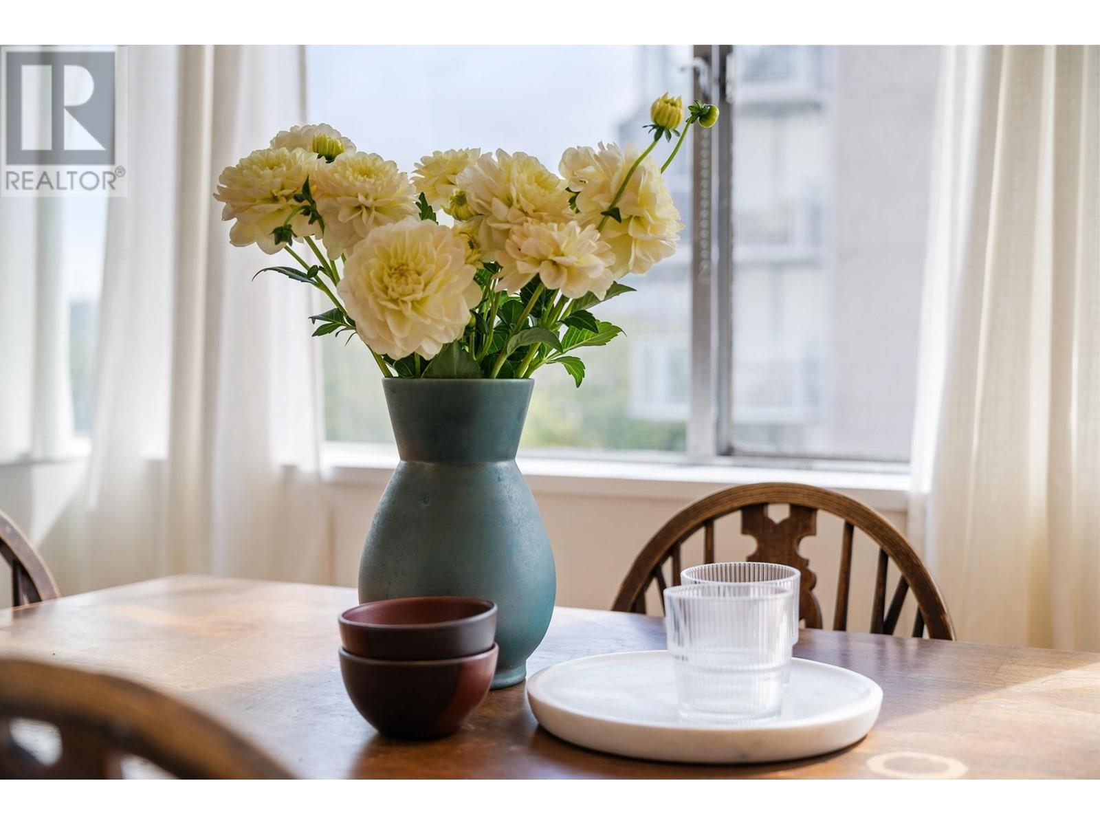 Listing Picture 15 of 37 : 503 2095 BEACH AVENUE, Vancouver / 溫哥華 - 魯藝地產 Yvonne Lu Group - MLS Medallion Club Member