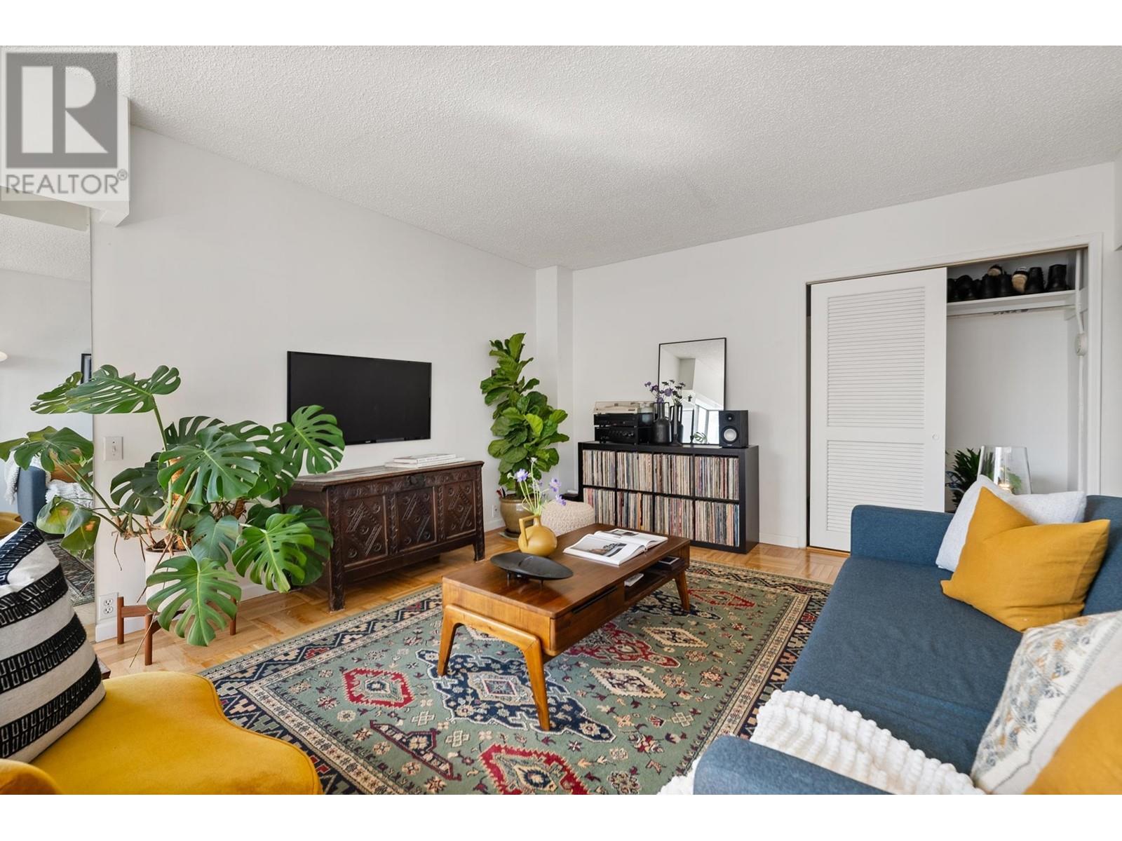 Listing Picture 12 of 37 : 503 2095 BEACH AVENUE, Vancouver / 溫哥華 - 魯藝地產 Yvonne Lu Group - MLS Medallion Club Member