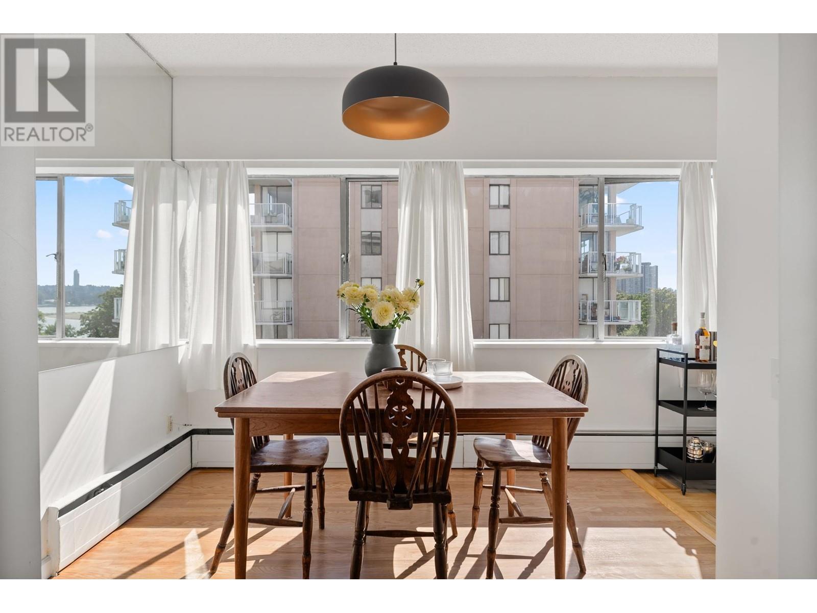 Listing Picture 17 of 37 : 503 2095 BEACH AVENUE, Vancouver / 溫哥華 - 魯藝地產 Yvonne Lu Group - MLS Medallion Club Member