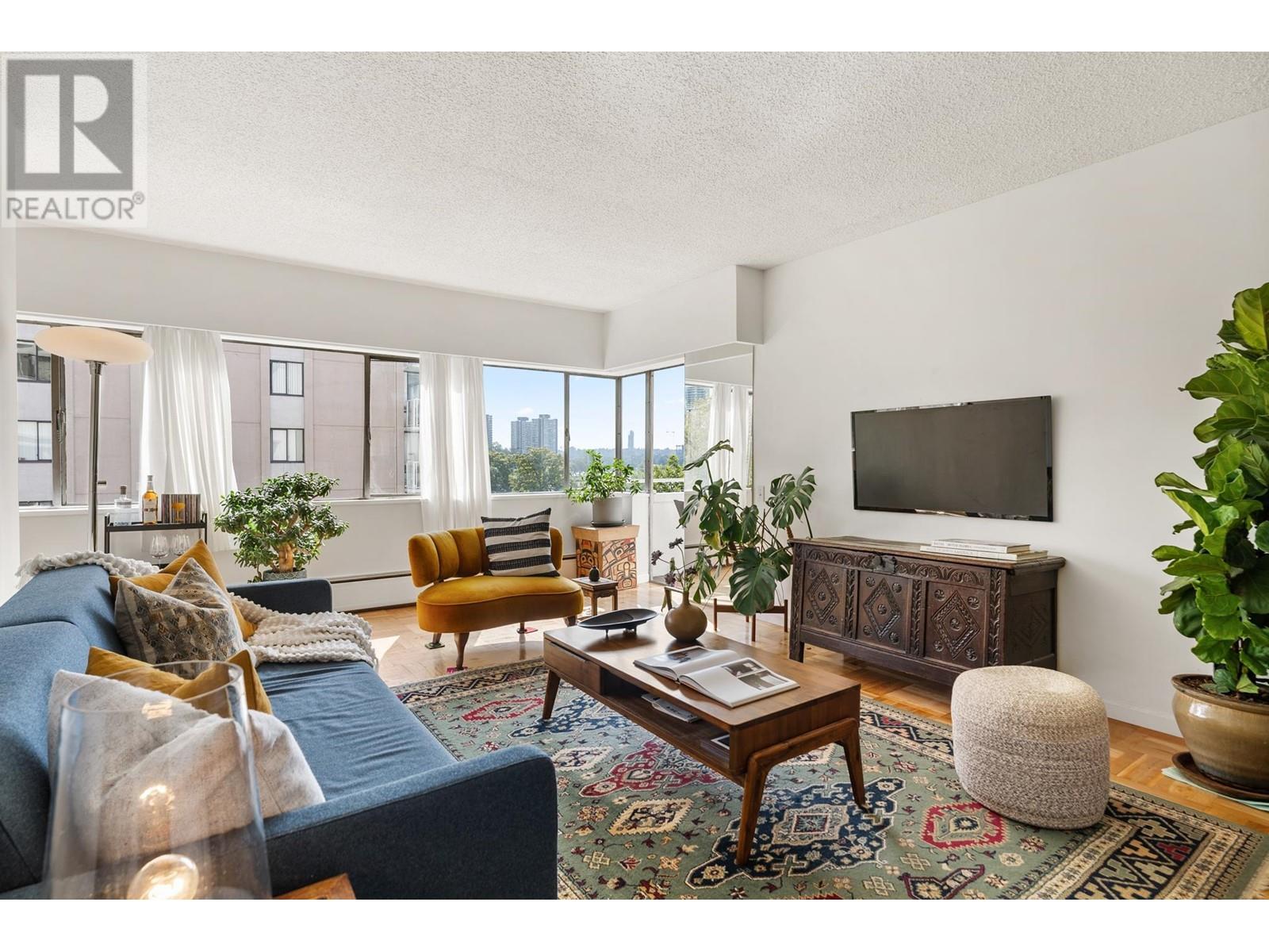 Listing Picture 13 of 37 : 503 2095 BEACH AVENUE, Vancouver / 溫哥華 - 魯藝地產 Yvonne Lu Group - MLS Medallion Club Member