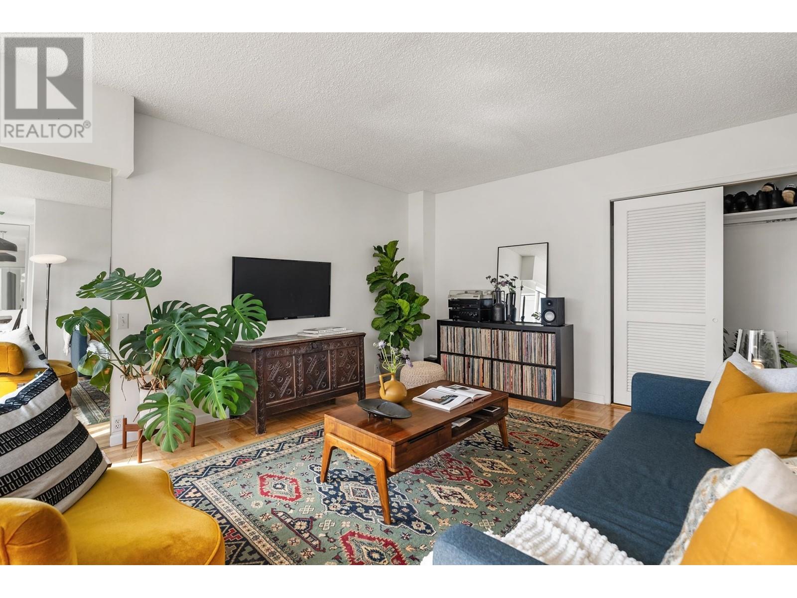 Listing Picture 10 of 37 : 503 2095 BEACH AVENUE, Vancouver / 溫哥華 - 魯藝地產 Yvonne Lu Group - MLS Medallion Club Member