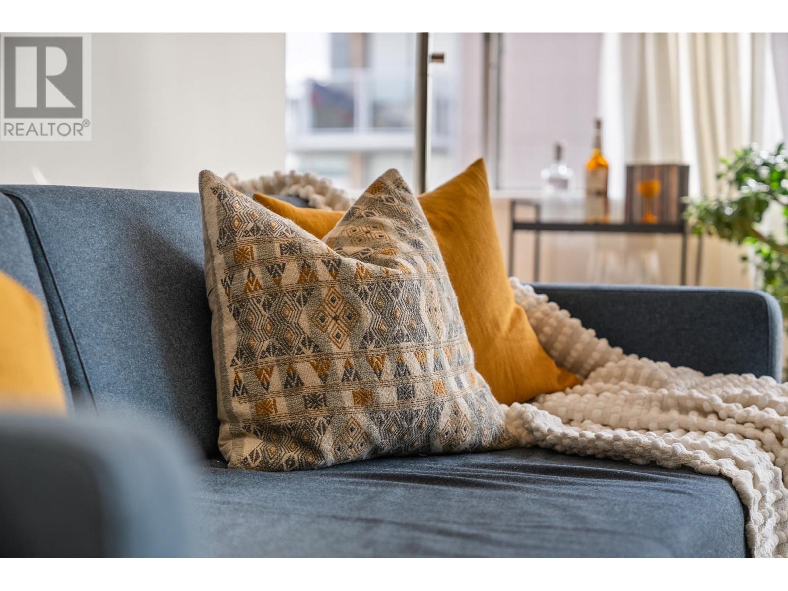 Listing Picture 11 of 37 : 503 2095 BEACH AVENUE, Vancouver / 溫哥華 - 魯藝地產 Yvonne Lu Group - MLS Medallion Club Member