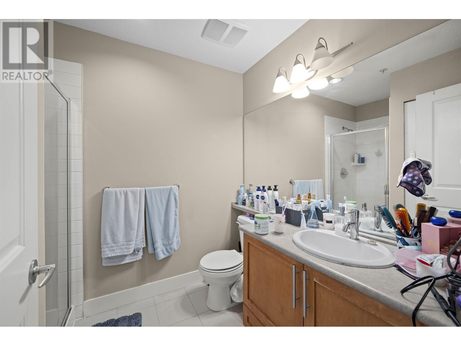 Listing Picture 25 of 40 : 315 2250 WESBROOK MALL, Vancouver / 溫哥華 - 魯藝地產 Yvonne Lu Group - MLS Medallion Club Member