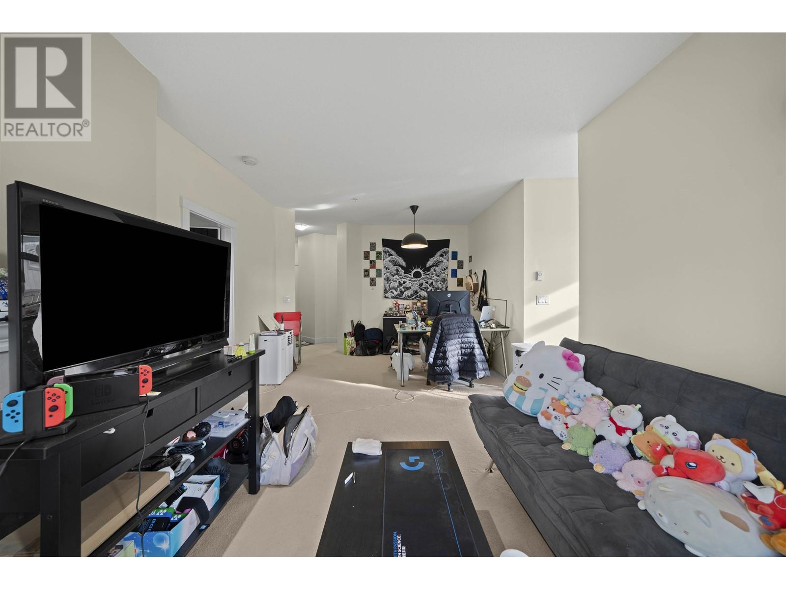 Listing Picture 12 of 40 : 315 2250 WESBROOK MALL, Vancouver / 溫哥華 - 魯藝地產 Yvonne Lu Group - MLS Medallion Club Member