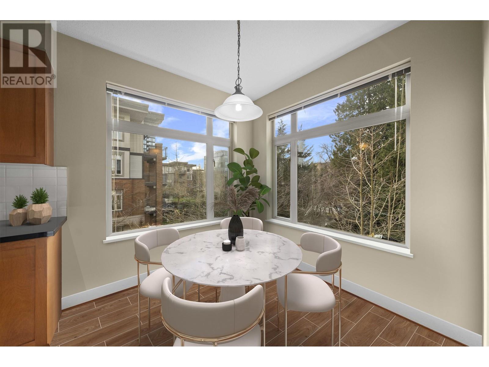 Listing Picture 5 of 40 : 315 2250 WESBROOK MALL, Vancouver / 溫哥華 - 魯藝地產 Yvonne Lu Group - MLS Medallion Club Member