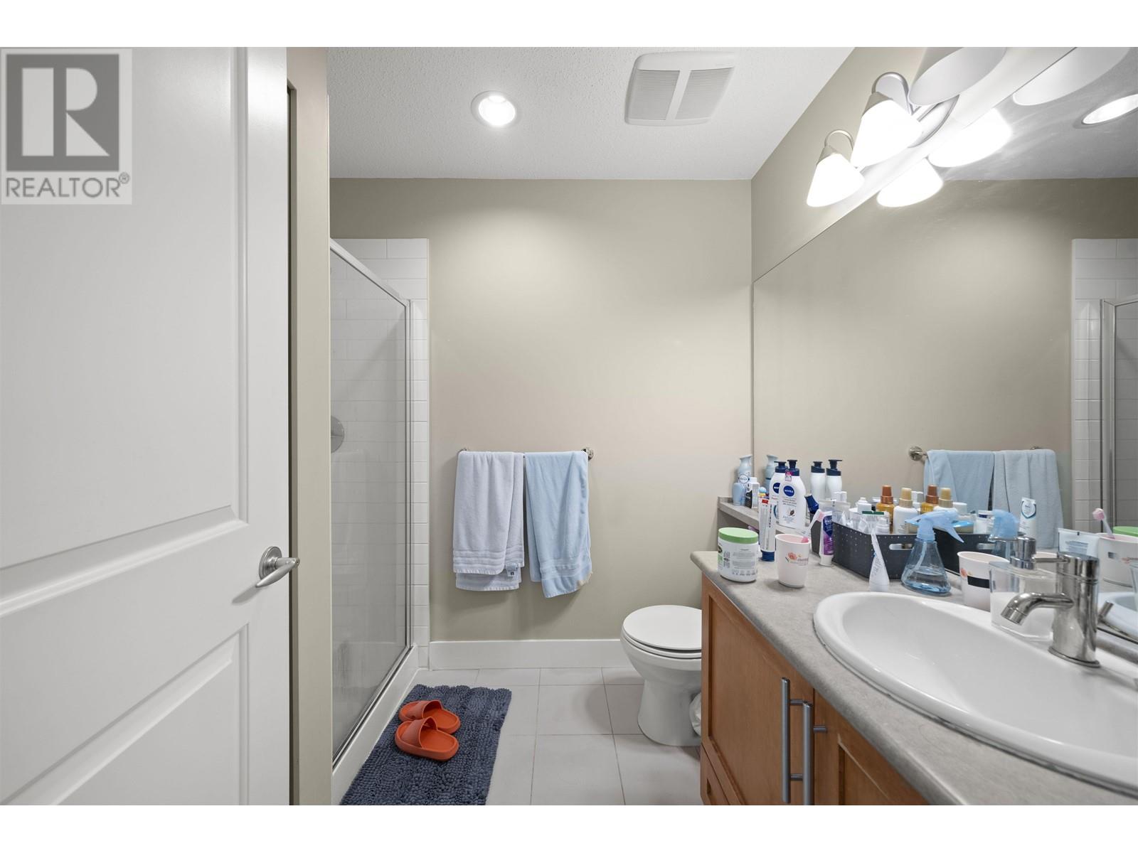 Listing Picture 26 of 40 : 315 2250 WESBROOK MALL, Vancouver / 溫哥華 - 魯藝地產 Yvonne Lu Group - MLS Medallion Club Member