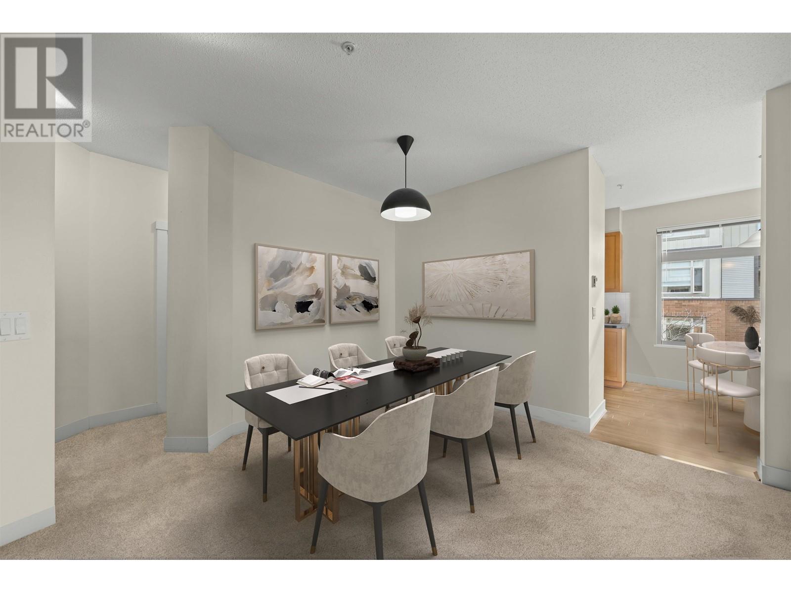 Listing Picture 2 of 40 : 315 2250 WESBROOK MALL, Vancouver / 溫哥華 - 魯藝地產 Yvonne Lu Group - MLS Medallion Club Member