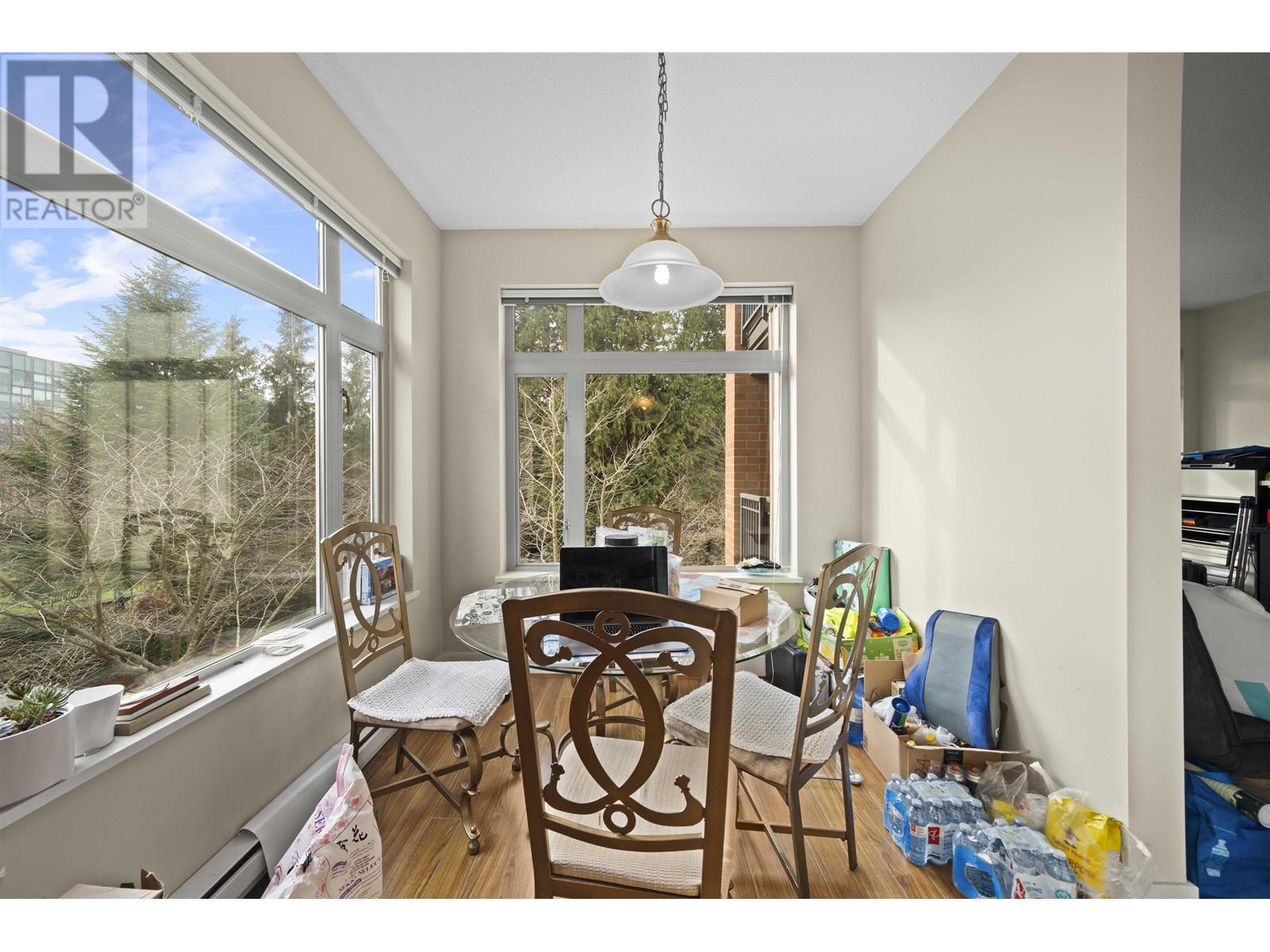 Listing Picture 17 of 40 : 315 2250 WESBROOK MALL, Vancouver / 溫哥華 - 魯藝地產 Yvonne Lu Group - MLS Medallion Club Member