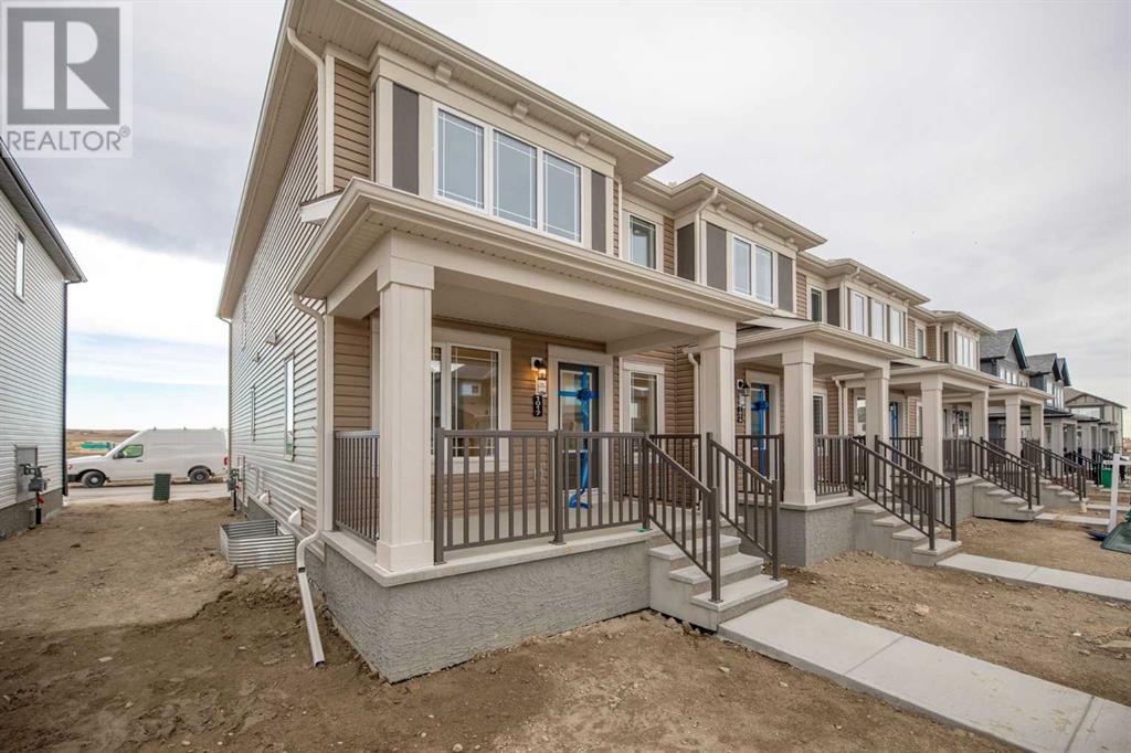 1017 Southwinds Greens Sw, Airdrie, Alberta  T4B 5S2 - Photo 2 - A2178124