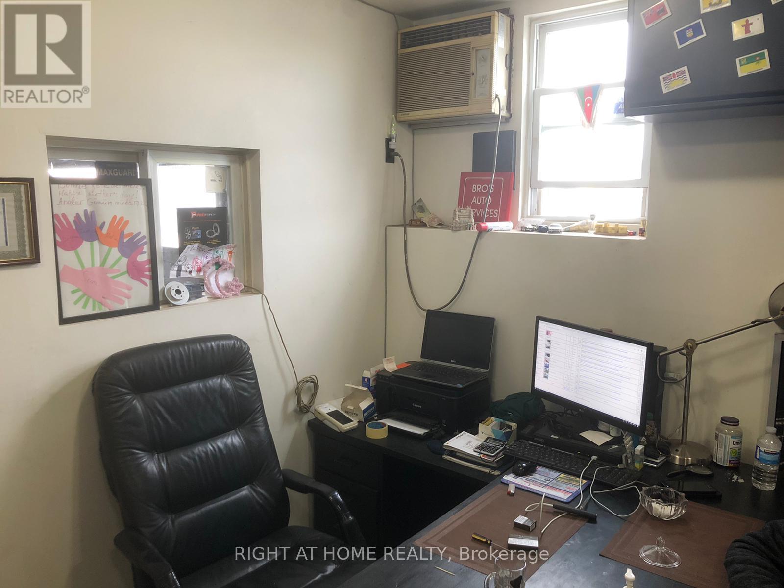 2 - 70 Lepage Court, Toronto (York University Heights), Ontario  M3J 1Z9 - Photo 6 - W11951791