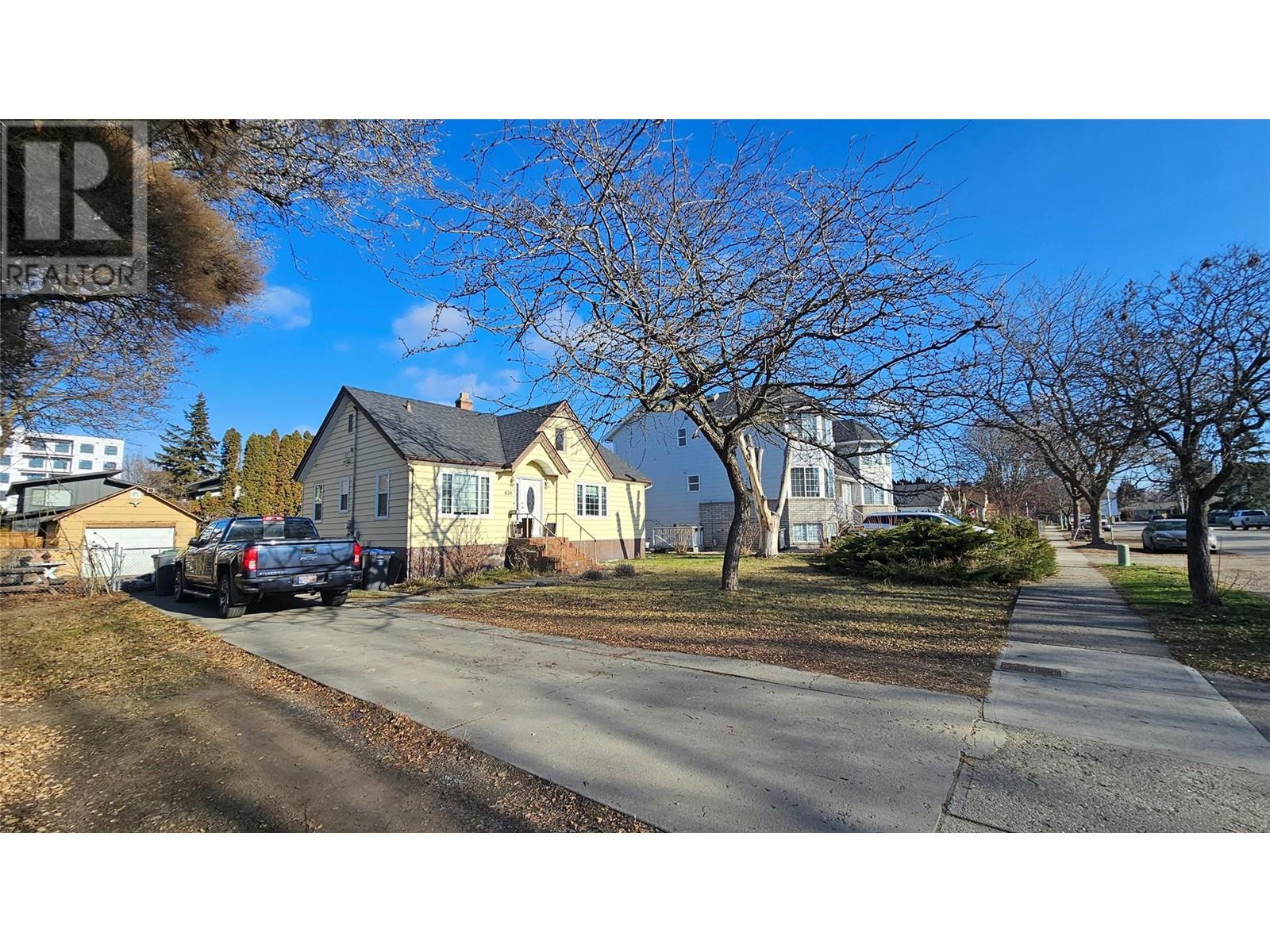 828 Dehart Avenue, Kelowna South, Kelowna  by McFadden Real Estate 828 Dehart Avenue, Kelowna South, Kelowna