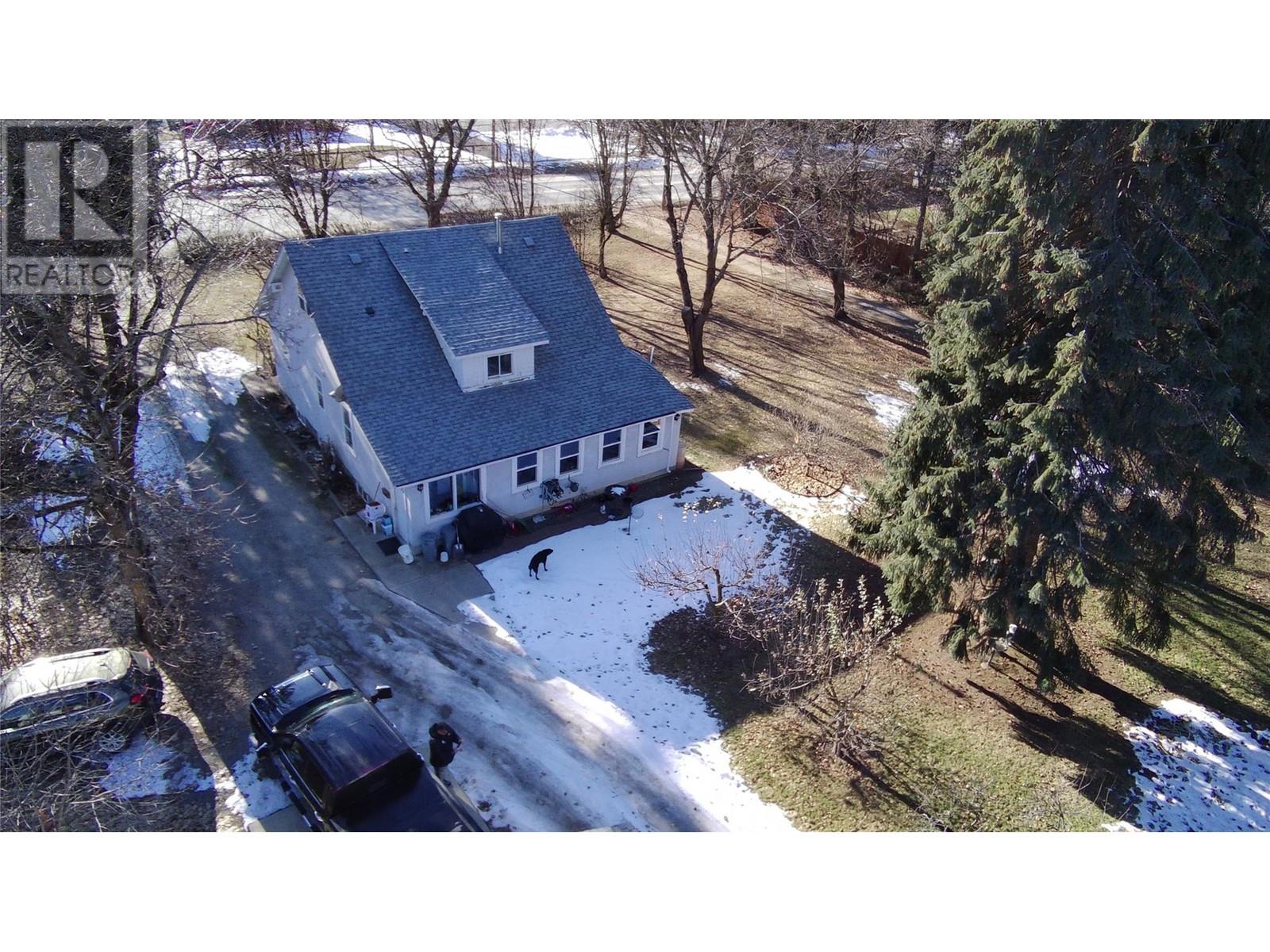 3212 HIGHWAY 3 East Highway, creston, British Columbia V0B1G1
