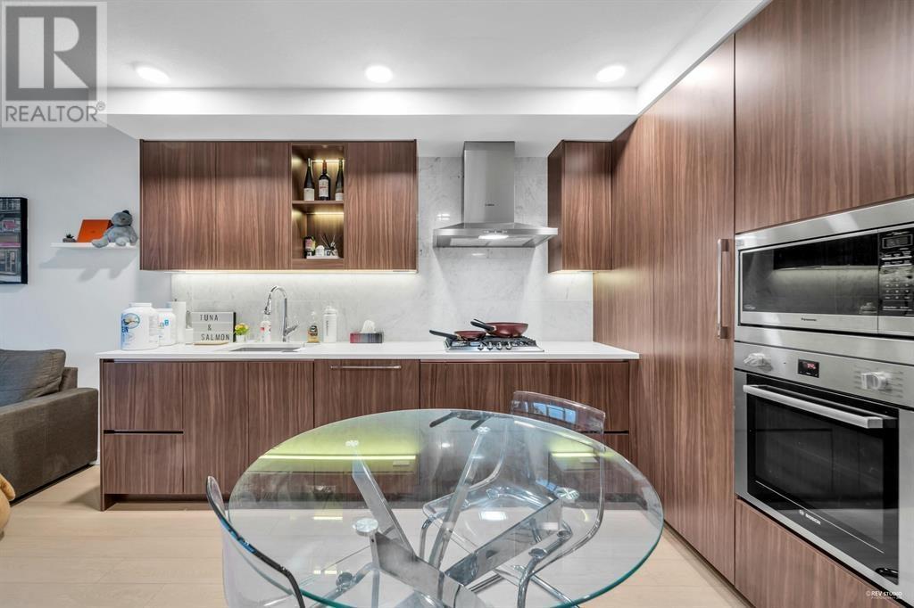 Listing Picture 3 of 18 : 611 3300 KETCHESON ROAD, Richmond / 烈治文 - 魯藝地產 Yvonne Lu Group - MLS Medallion Club Member