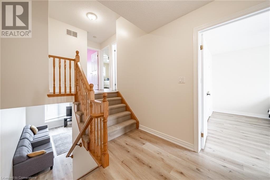 1148 Upper Wentworth Street, Hamilton, Ontario  L9A 5G2 - Photo 6 - XH4194635