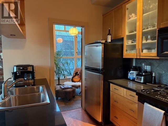 220 2515 ONTARIO STREET