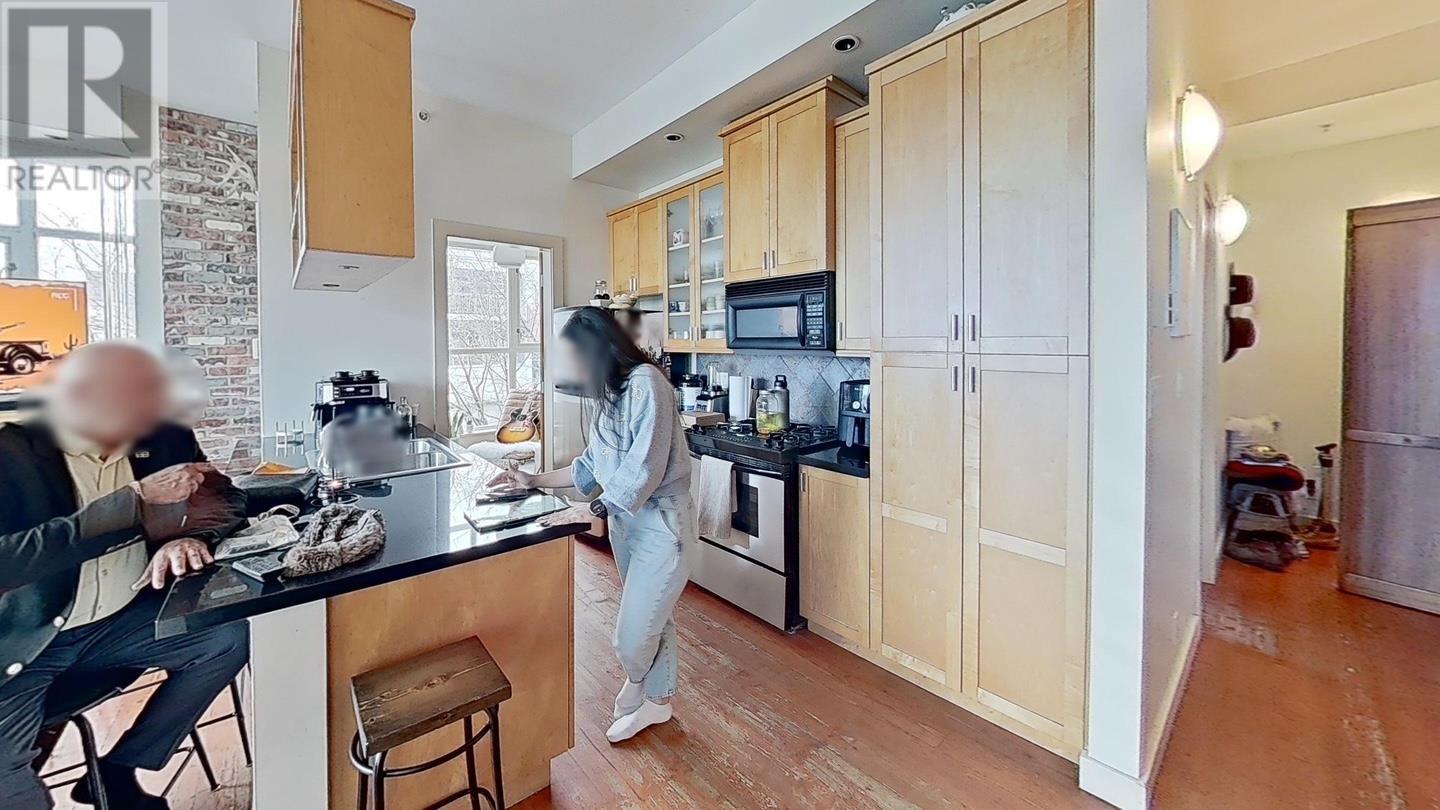 220 2515 ONTARIO STREET