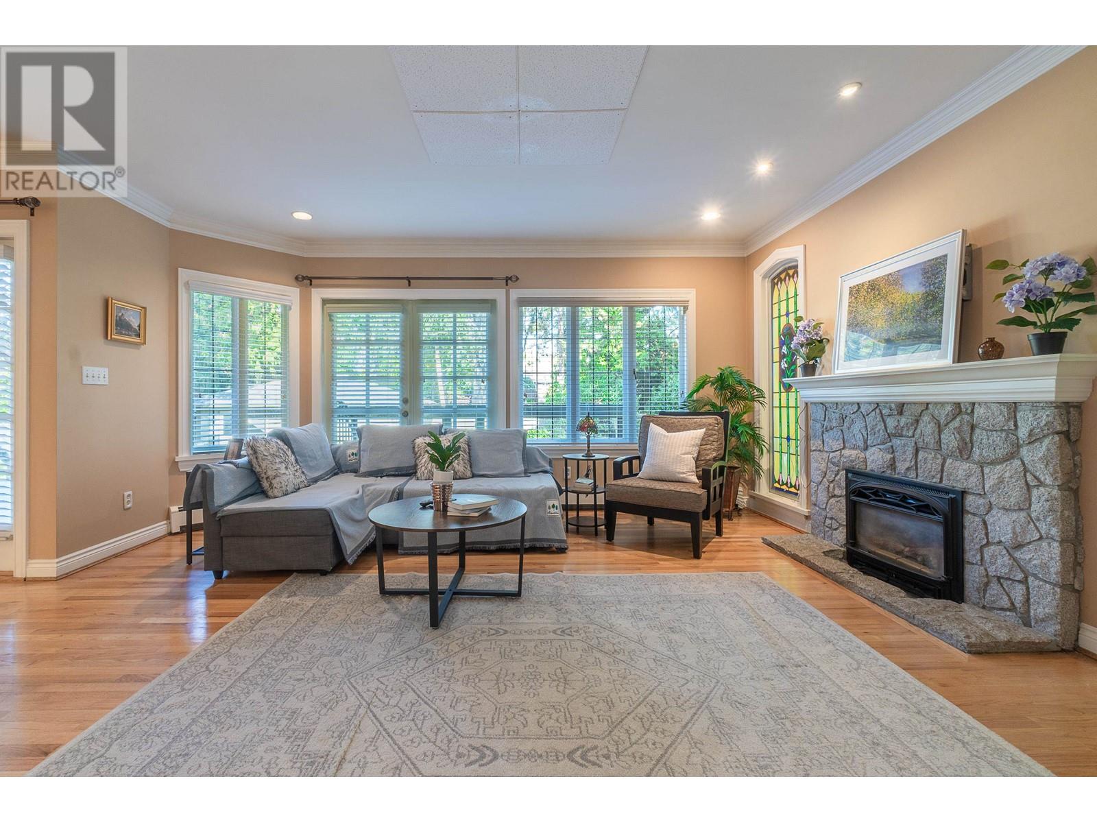 Listing Picture 20 of 39 : 1667 W 40TH AVENUE, Vancouver / 溫哥華 - 魯藝地產 Yvonne Lu Group - MLS Medallion Club Member