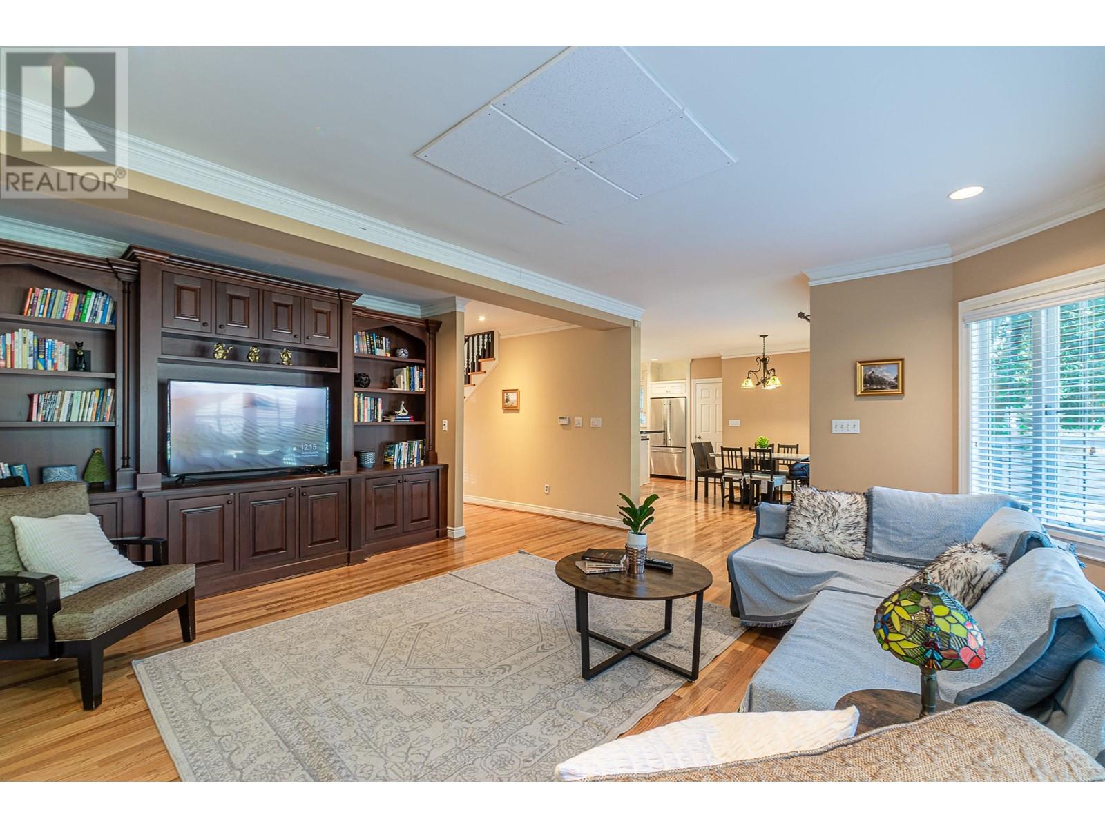 Listing Picture 19 of 39 : 1667 W 40TH AVENUE, Vancouver / 溫哥華 - 魯藝地產 Yvonne Lu Group - MLS Medallion Club Member