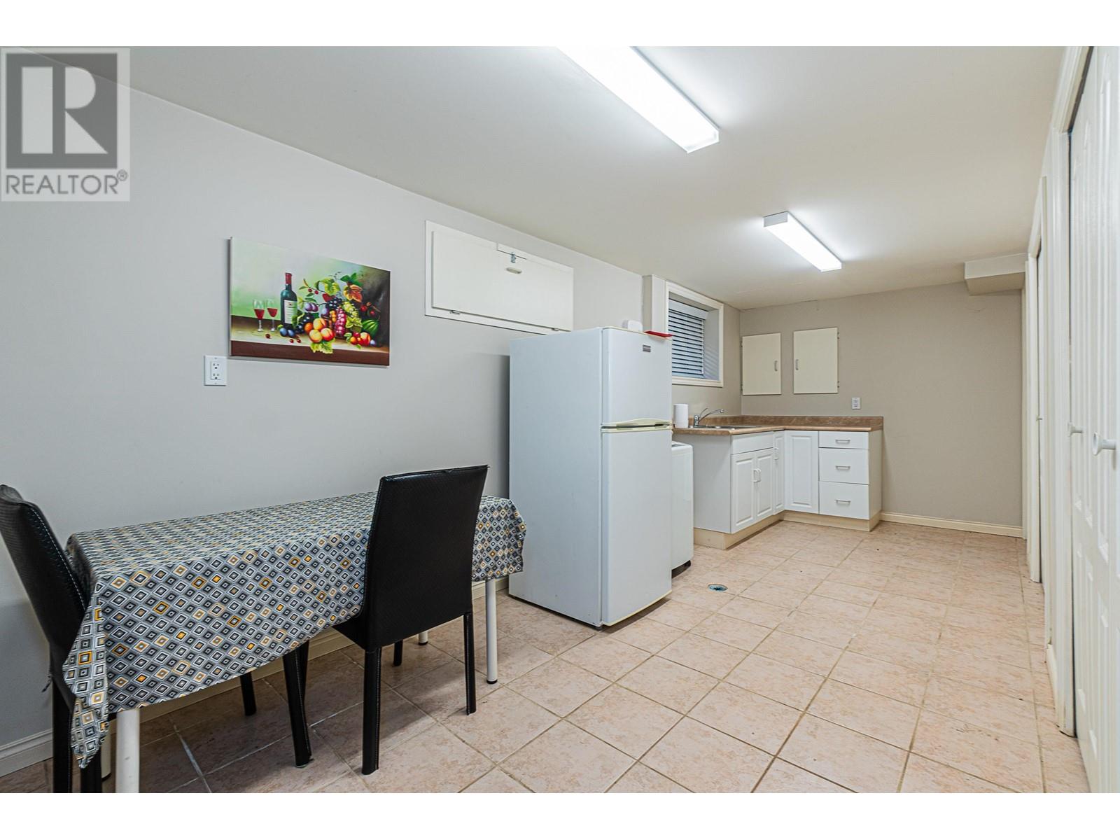 Listing Picture 34 of 39 : 1667 W 40TH AVENUE, Vancouver / 溫哥華 - 魯藝地產 Yvonne Lu Group - MLS Medallion Club Member