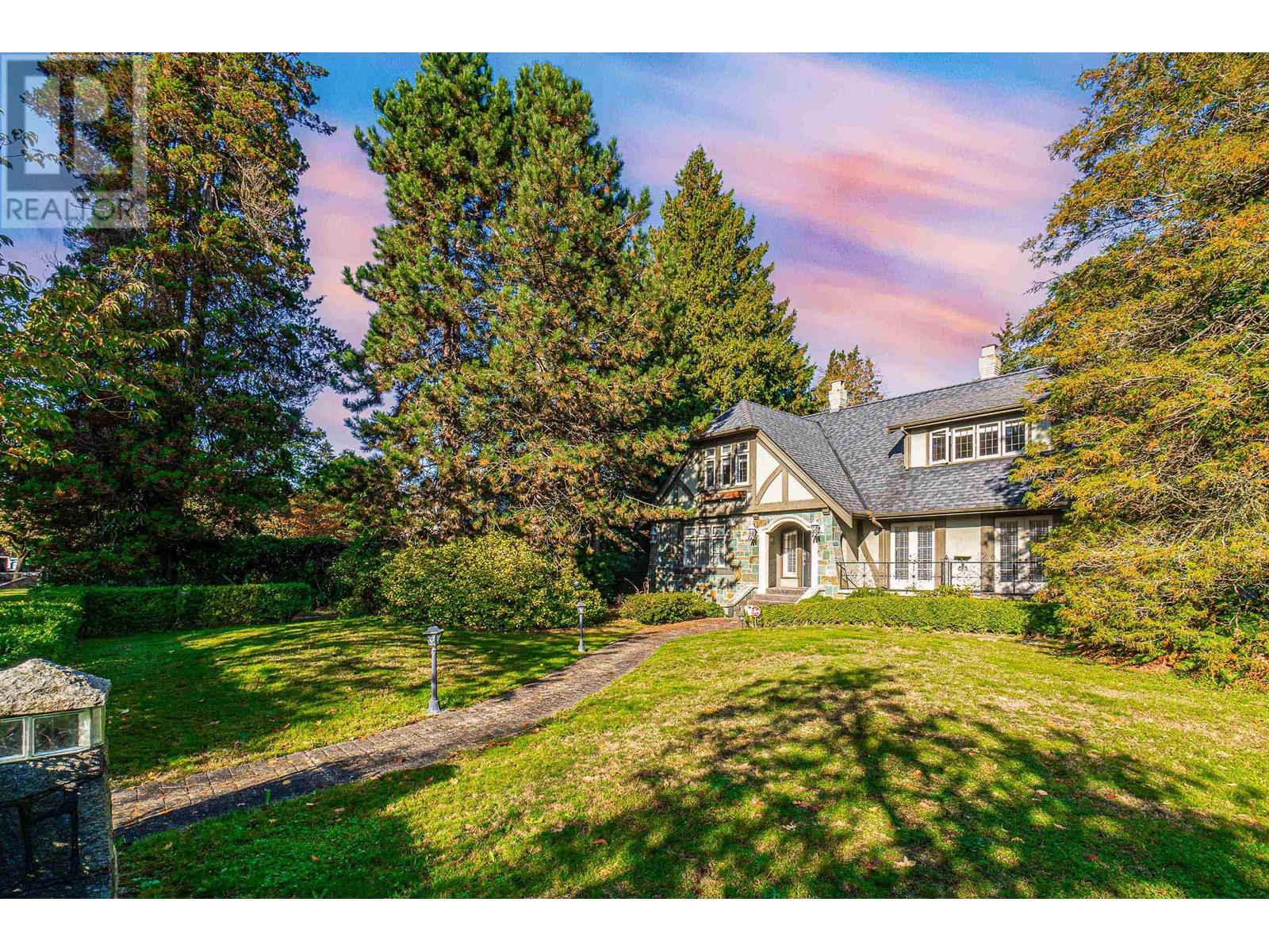 Listing Picture 3 of 39 : 1667 W 40TH AVENUE, Vancouver / 溫哥華 - 魯藝地產 Yvonne Lu Group - MLS Medallion Club Member