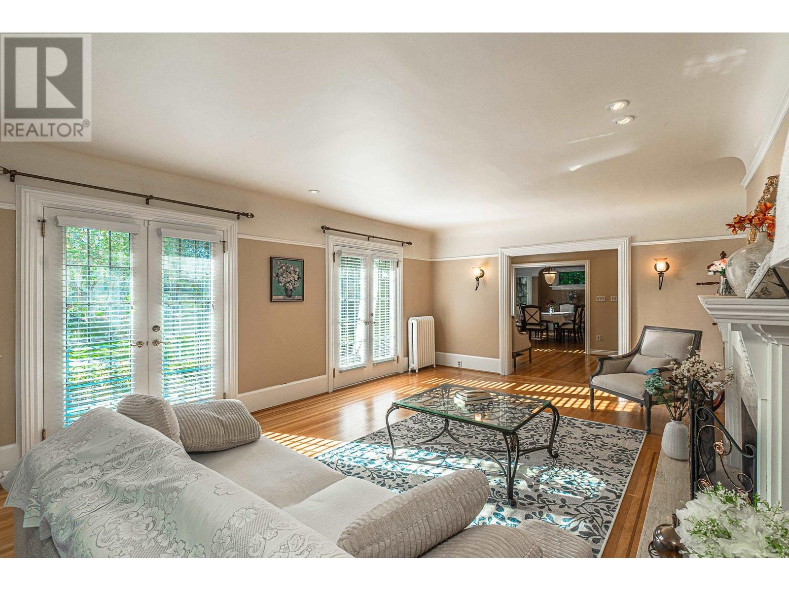 Listing Picture 8 of 39 : 1667 W 40TH AVENUE, Vancouver / 溫哥華 - 魯藝地產 Yvonne Lu Group - MLS Medallion Club Member