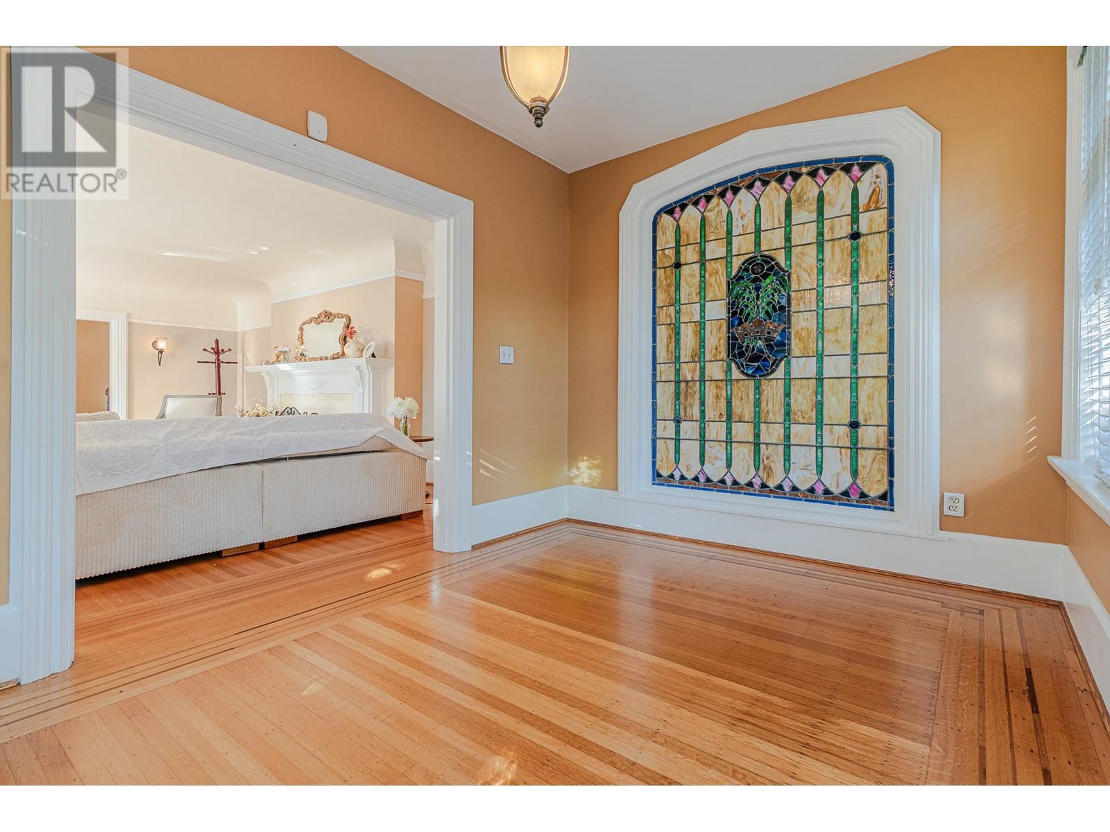 Listing Picture 10 of 39 : 1667 W 40TH AVENUE, Vancouver / 溫哥華 - 魯藝地產 Yvonne Lu Group - MLS Medallion Club Member