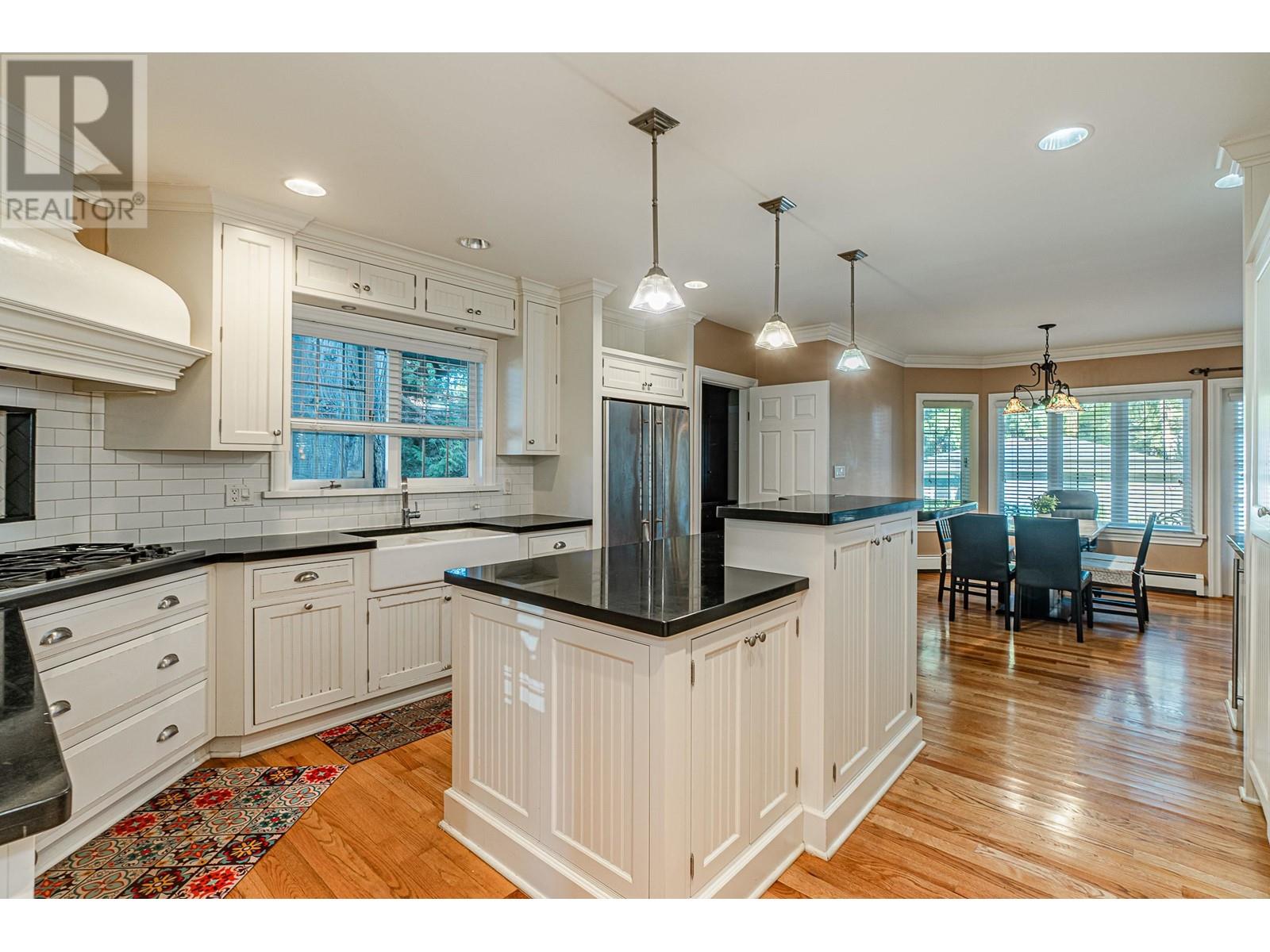 Listing Picture 13 of 39 : 1667 W 40TH AVENUE, Vancouver / 溫哥華 - 魯藝地產 Yvonne Lu Group - MLS Medallion Club Member