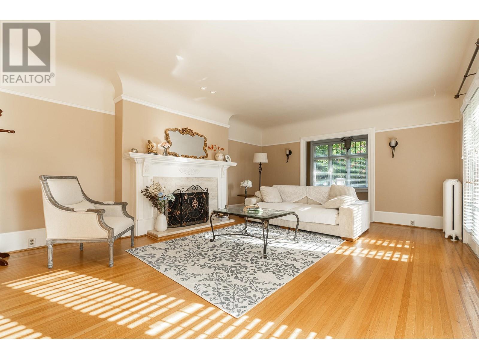 Listing Picture 6 of 39 : 1667 W 40TH AVENUE, Vancouver / 溫哥華 - 魯藝地產 Yvonne Lu Group - MLS Medallion Club Member