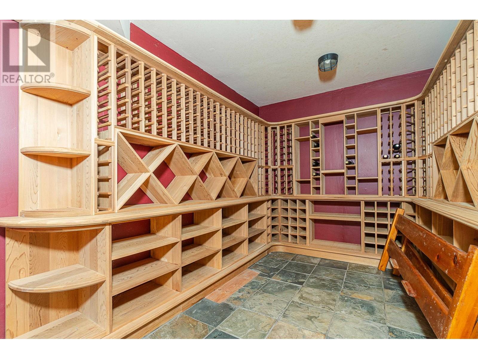 Listing Picture 36 of 39 : 1667 W 40TH AVENUE, Vancouver / 溫哥華 - 魯藝地產 Yvonne Lu Group - MLS Medallion Club Member