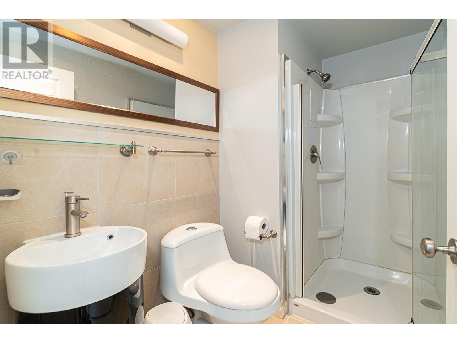 Listing Picture 28 of 39 : 1667 W 40TH AVENUE, Vancouver / 溫哥華 - 魯藝地產 Yvonne Lu Group - MLS Medallion Club Member