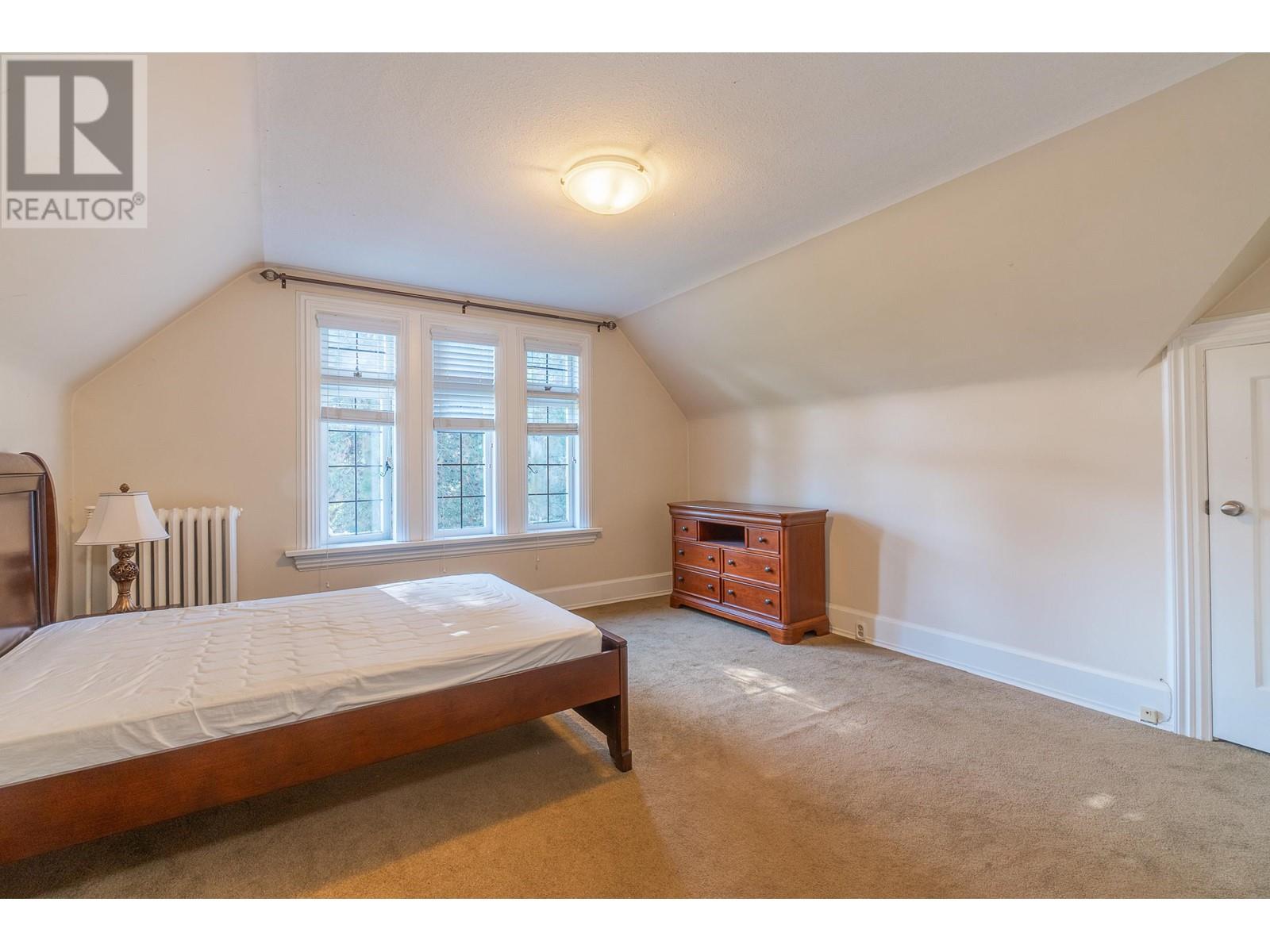 Listing Picture 26 of 39 : 1667 W 40TH AVENUE, Vancouver / 溫哥華 - 魯藝地產 Yvonne Lu Group - MLS Medallion Club Member