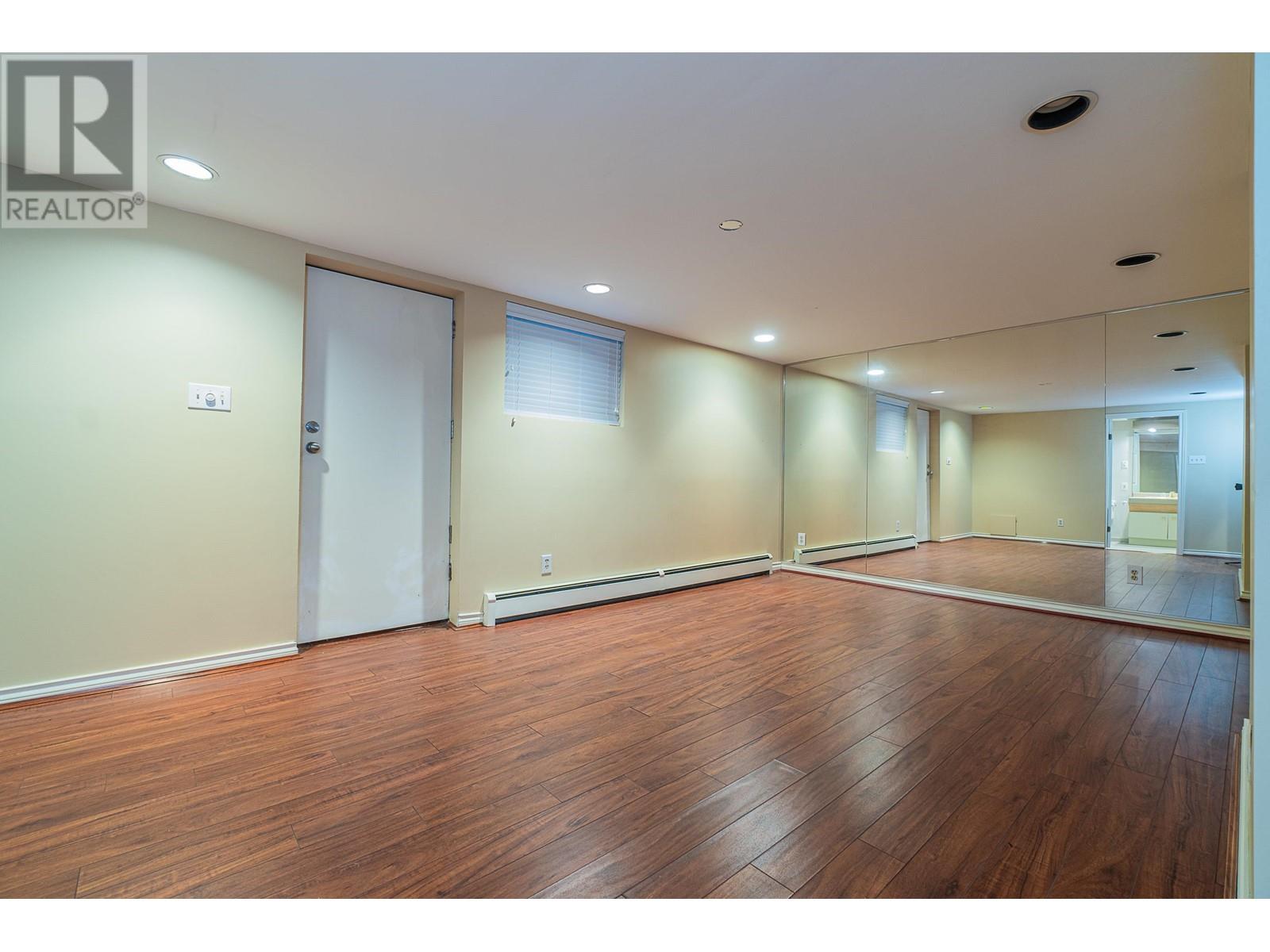 Listing Picture 38 of 39 : 1667 W 40TH AVENUE, Vancouver / 溫哥華 - 魯藝地產 Yvonne Lu Group - MLS Medallion Club Member